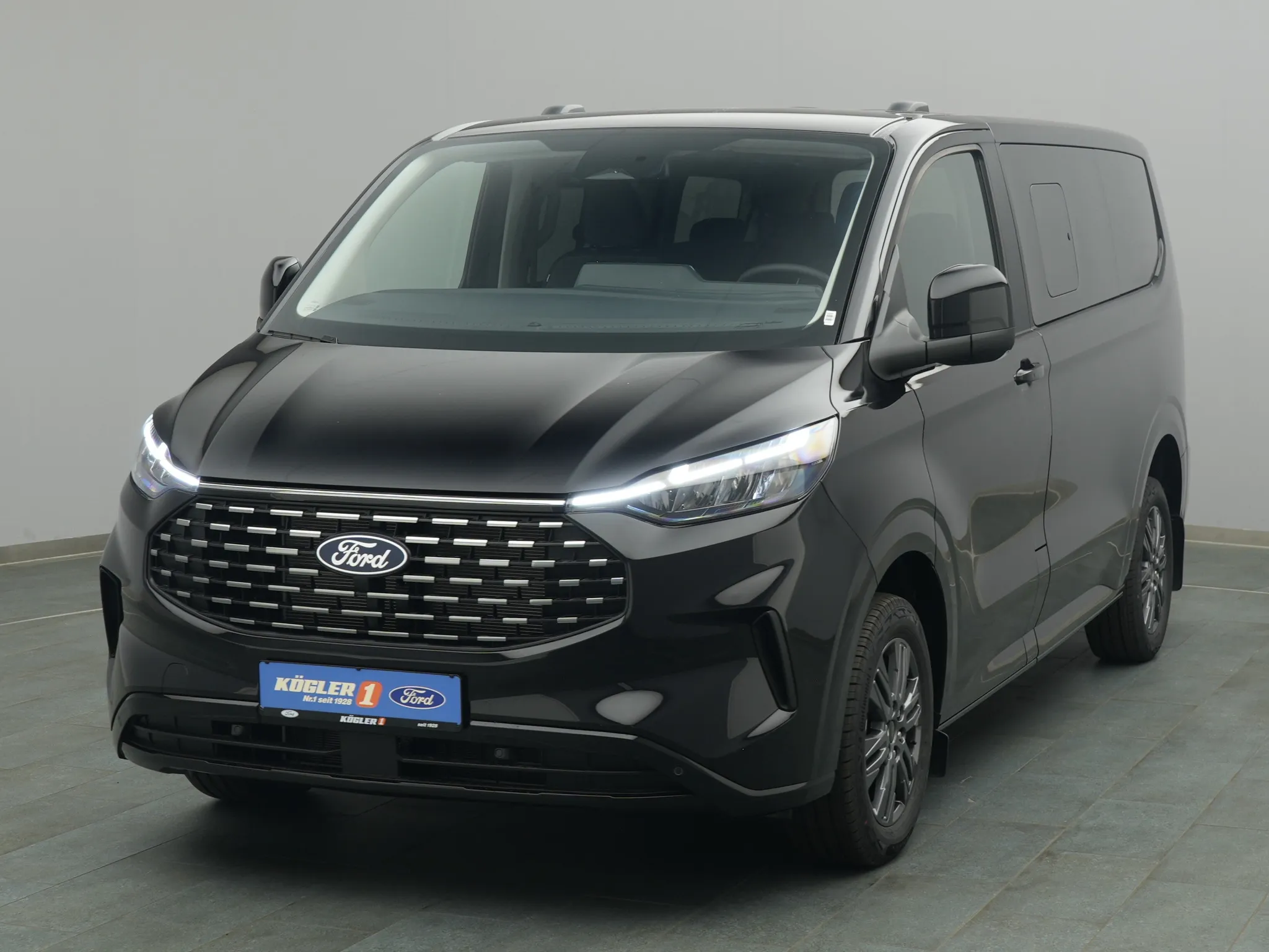 Ford Tourneo Custom 320 L1 Titanium 150PS / Navi Bild