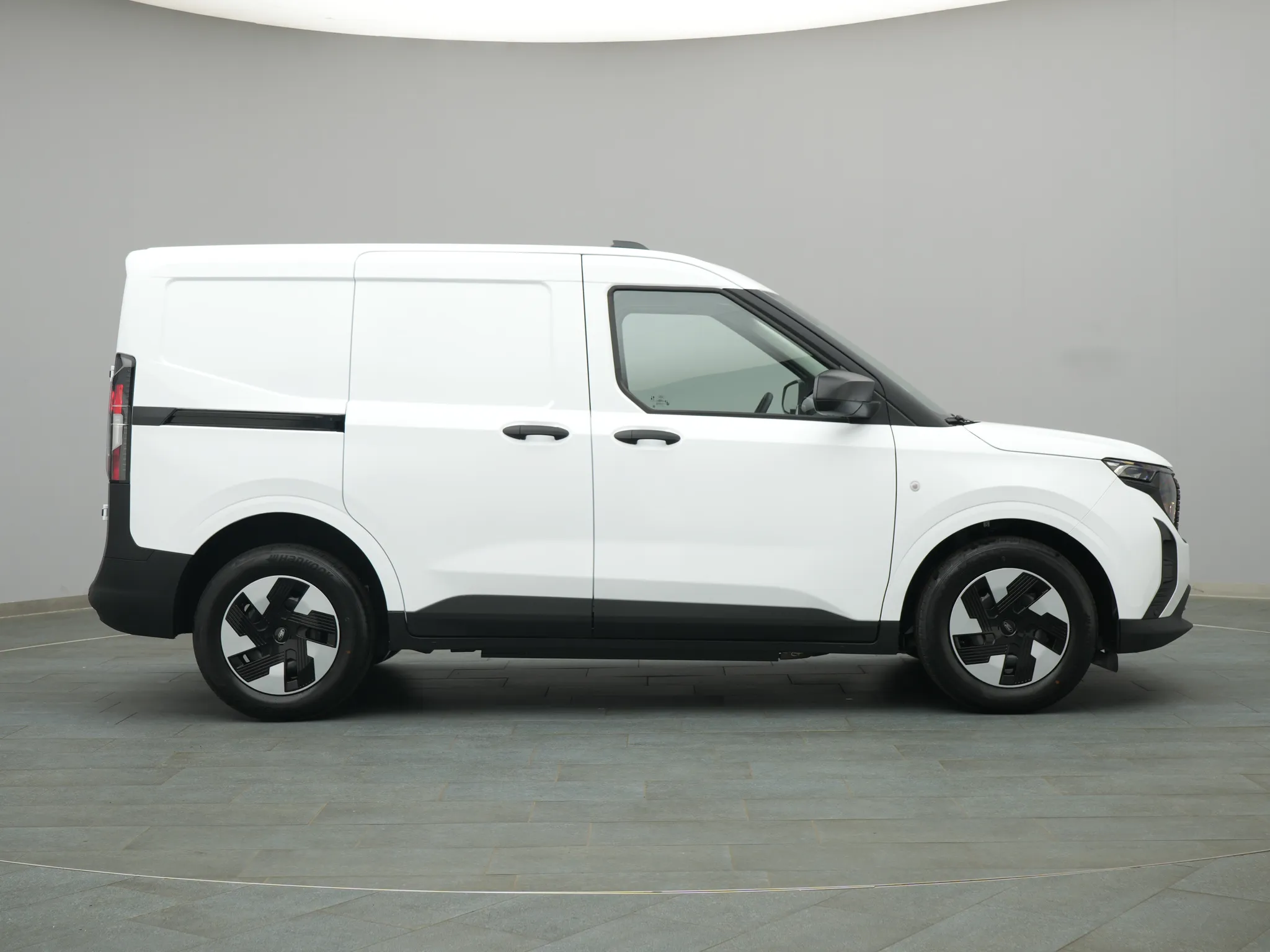 Ford E-Transit Courier Kasten – Bild 8