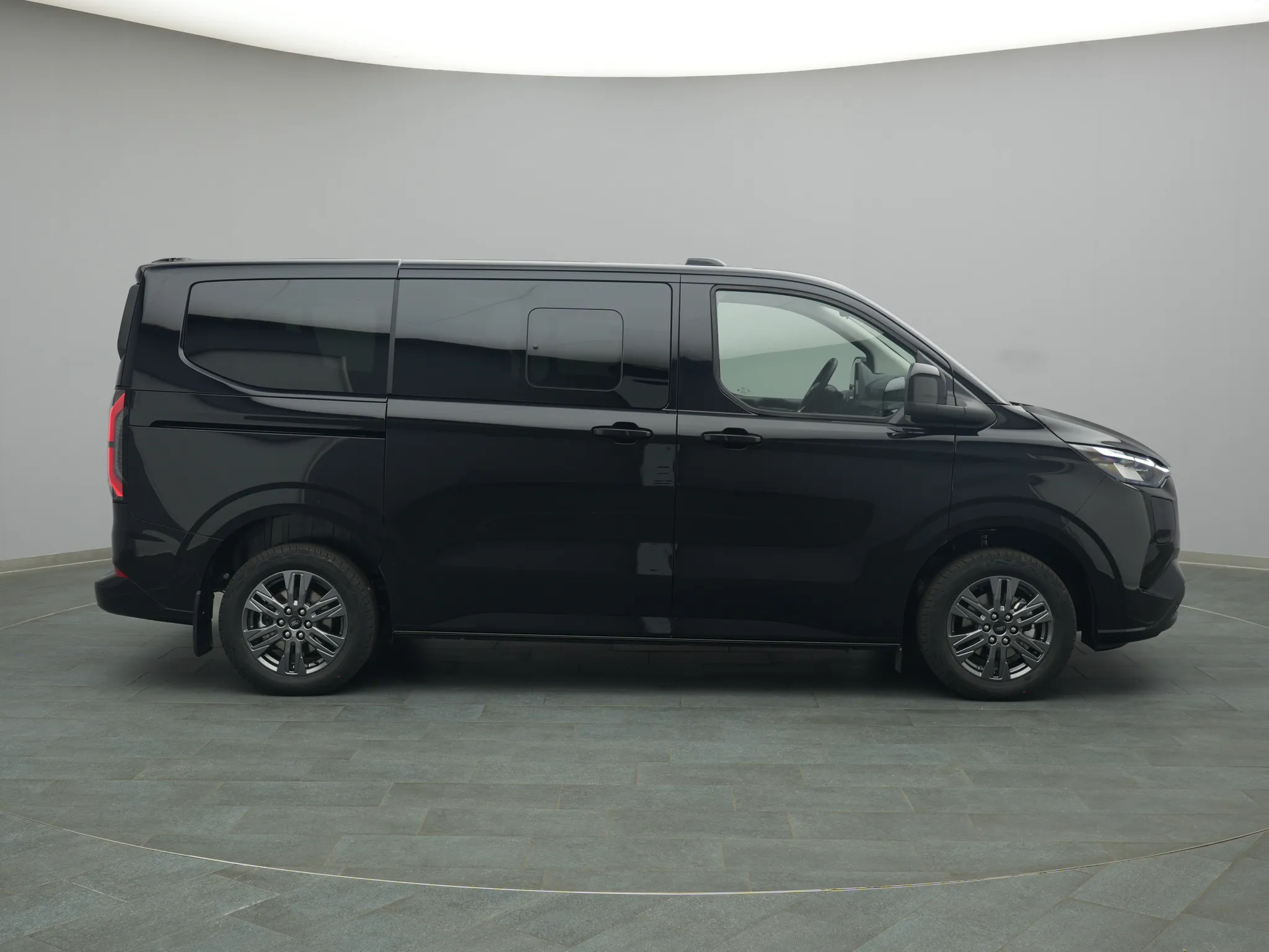Ford E-Tourneo Custom – Bild 8