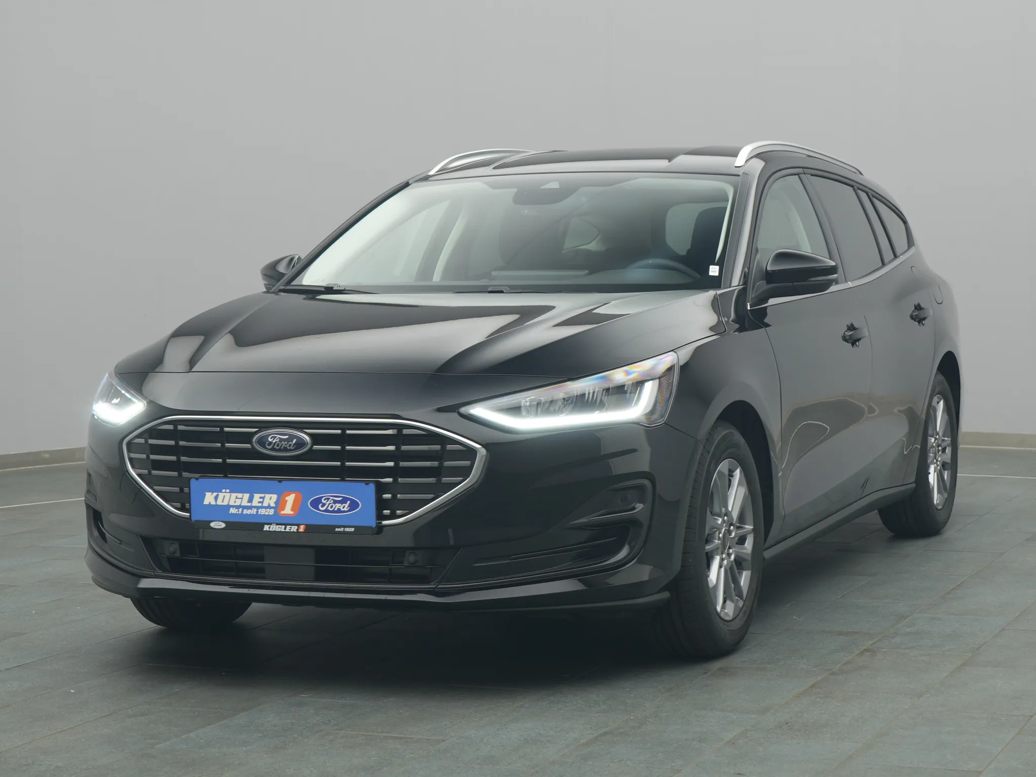 Ford Focus Titanium X Turnier  155PS / Automatik / ACC Bild