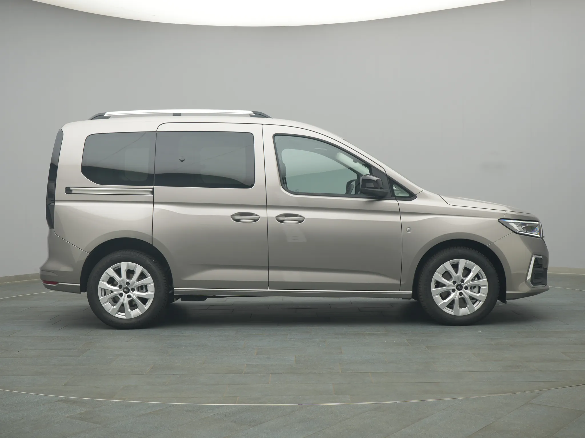 Ford Tourneo Connect Titanium – Bild 8