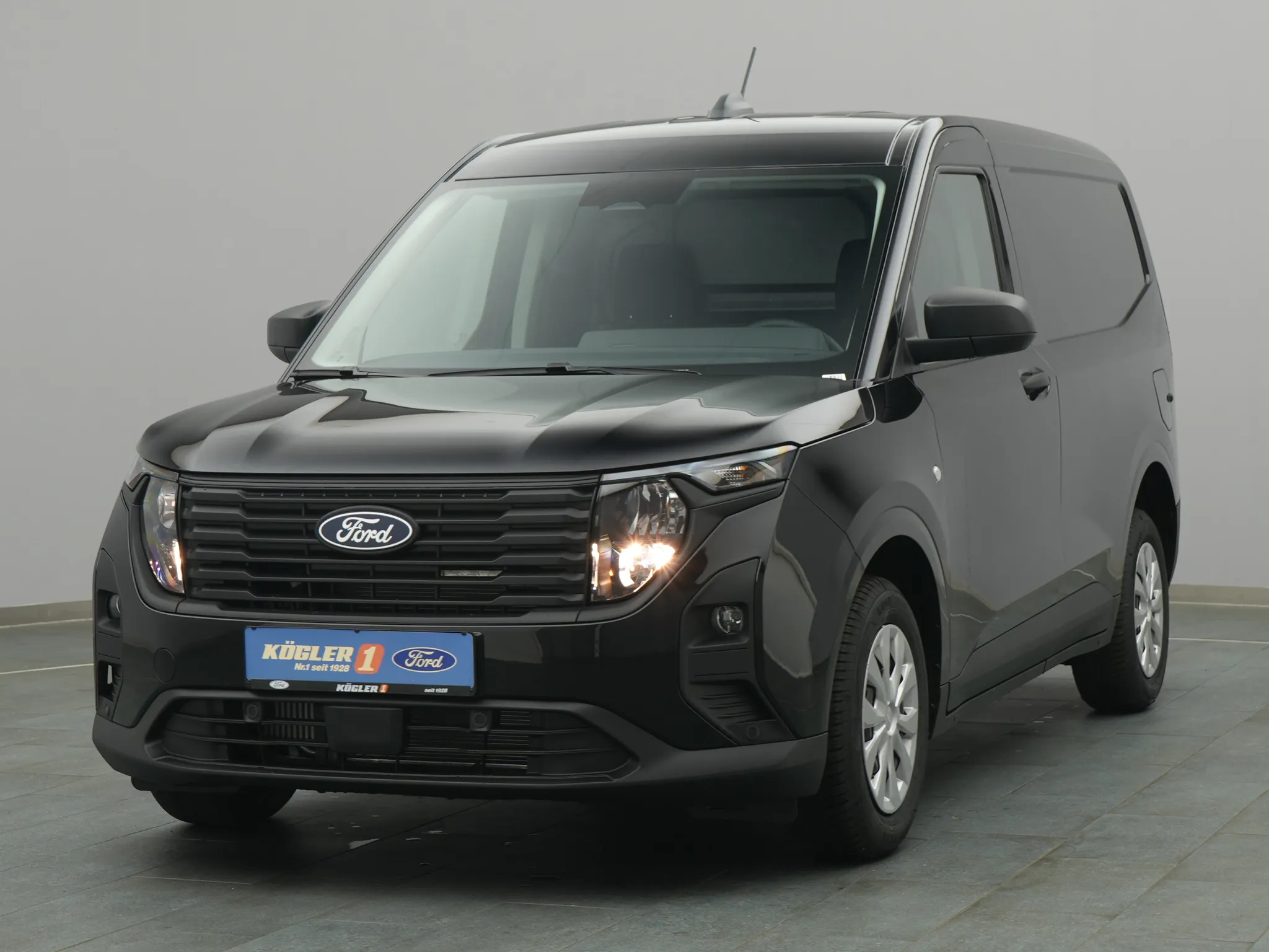 Ford Transit Courier Kasten Trend 100PS / PDC Bild