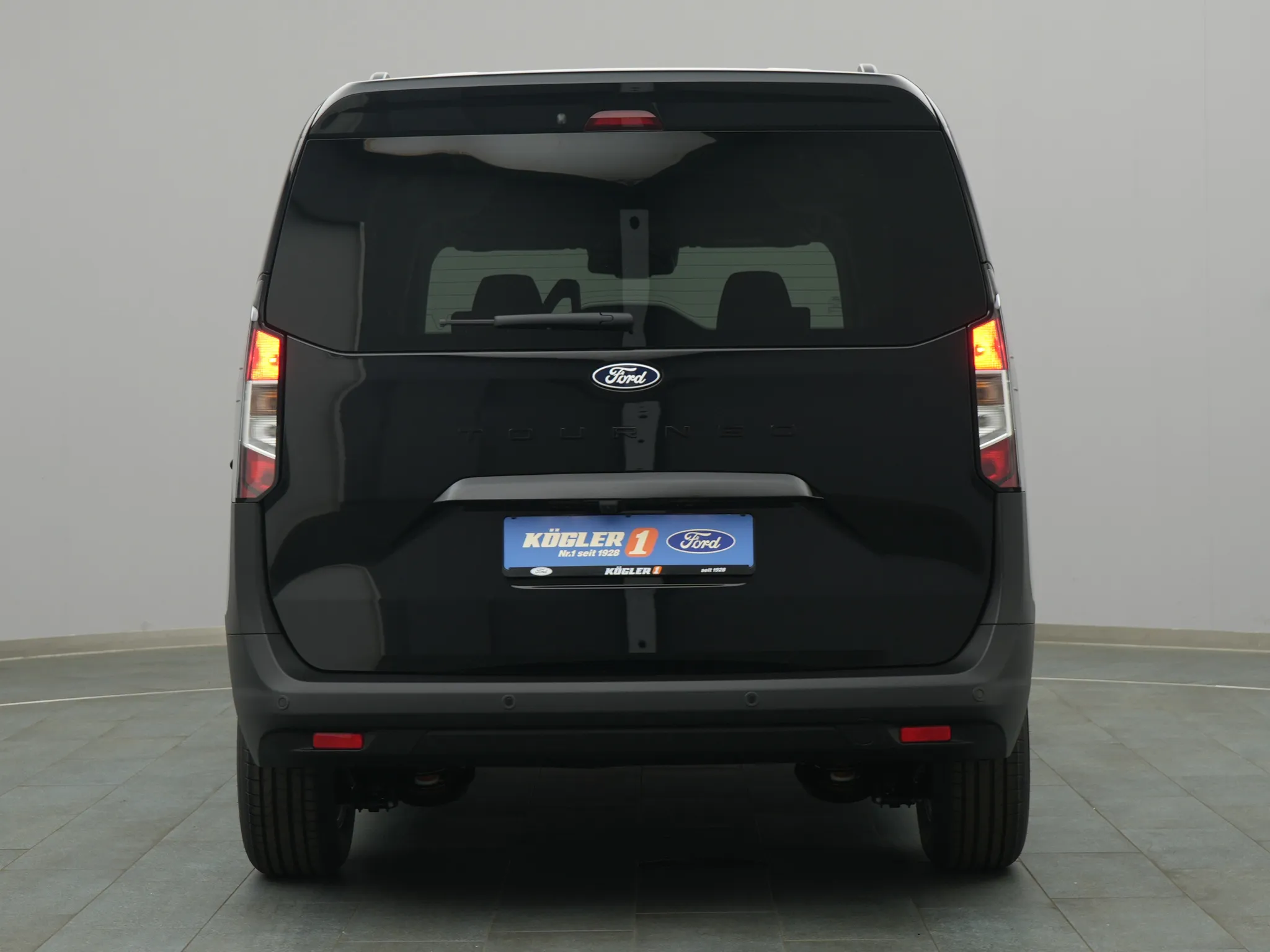 Ford Tourneo Courier Titanium – Bild 7