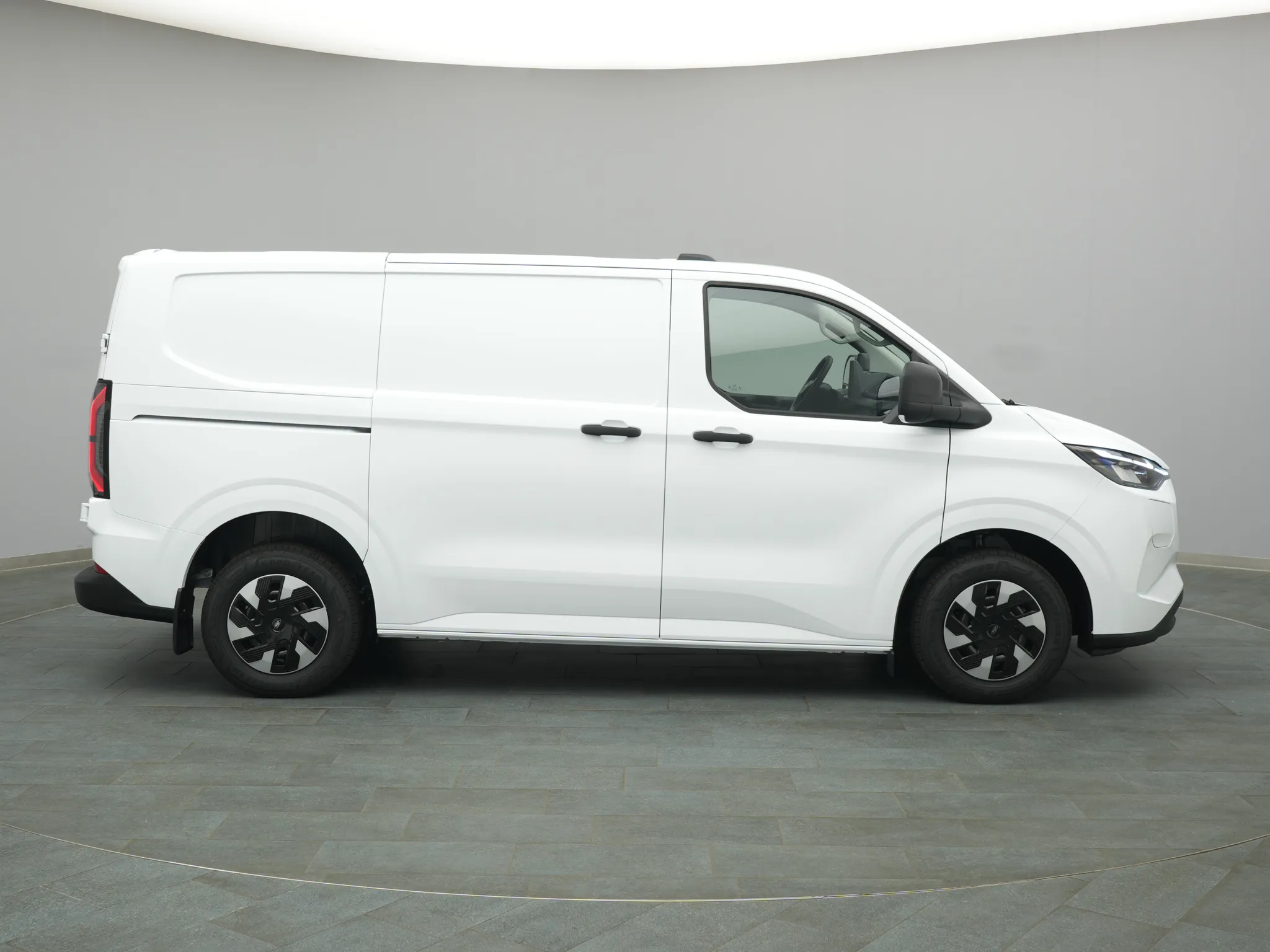 Ford E-Transit Custom Kasten – Bild 8