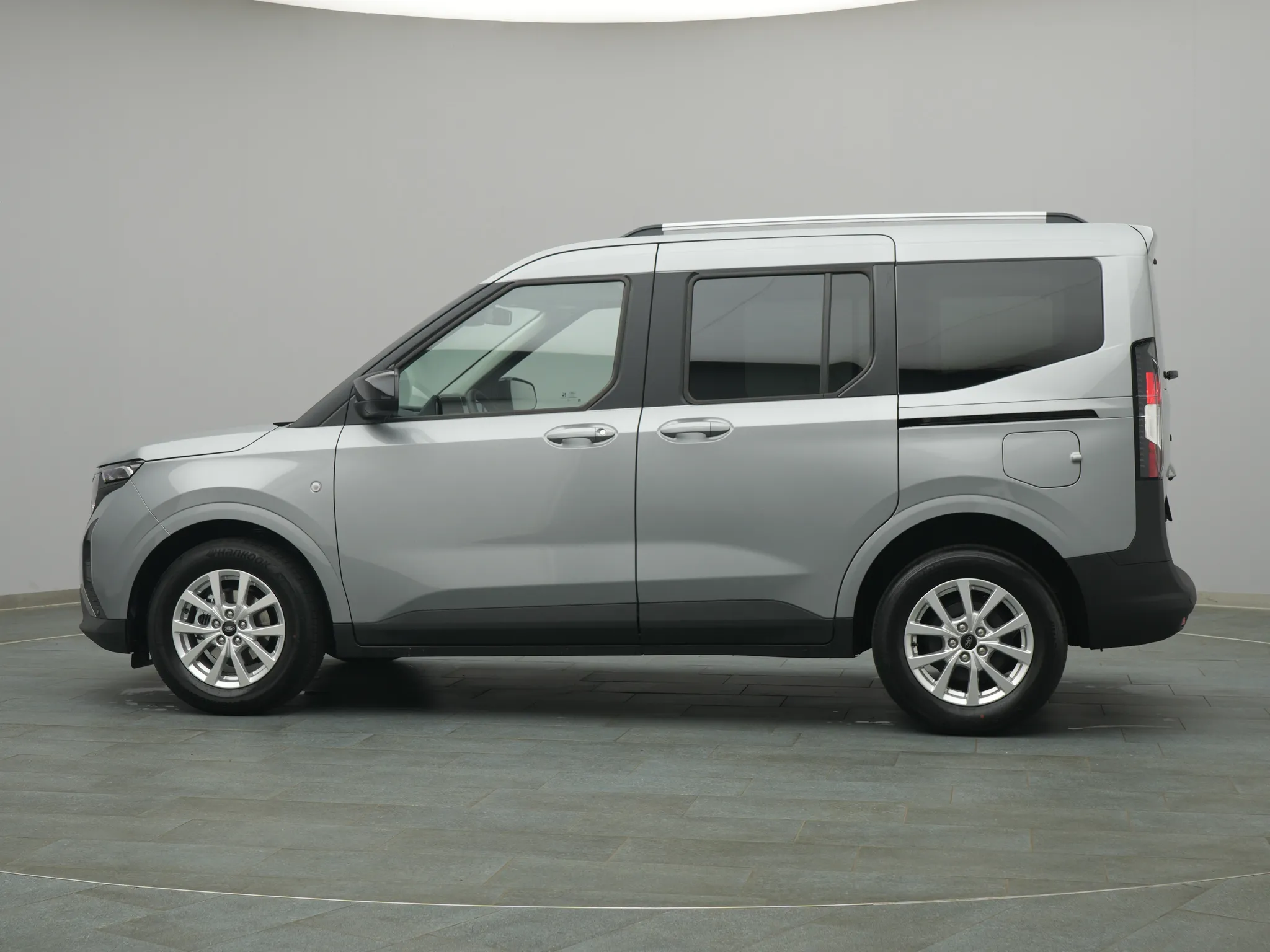 Ford Tourneo Courier Titanium – Bild 3