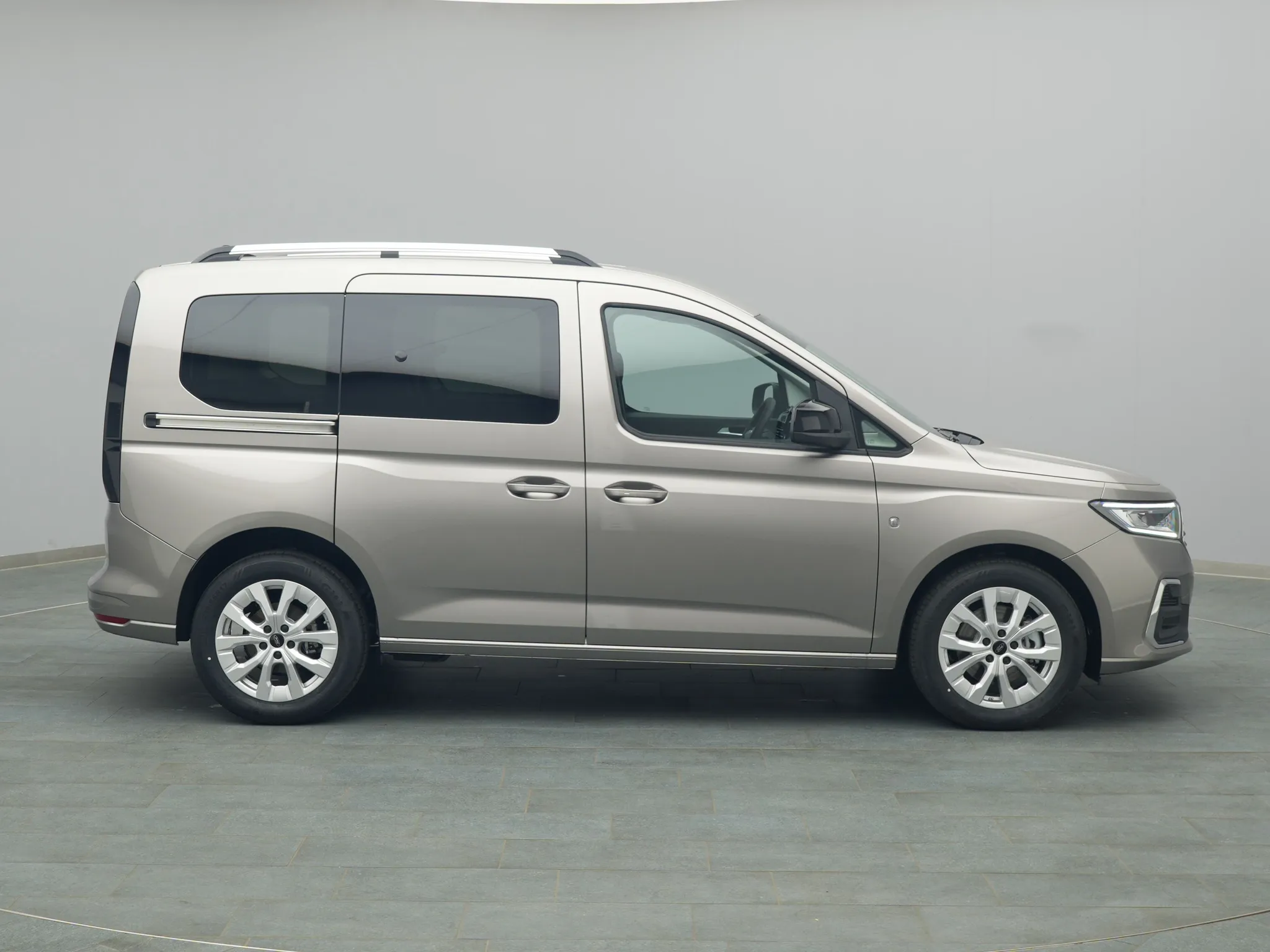 Ford Tourneo Connect Titanium – Bild 8