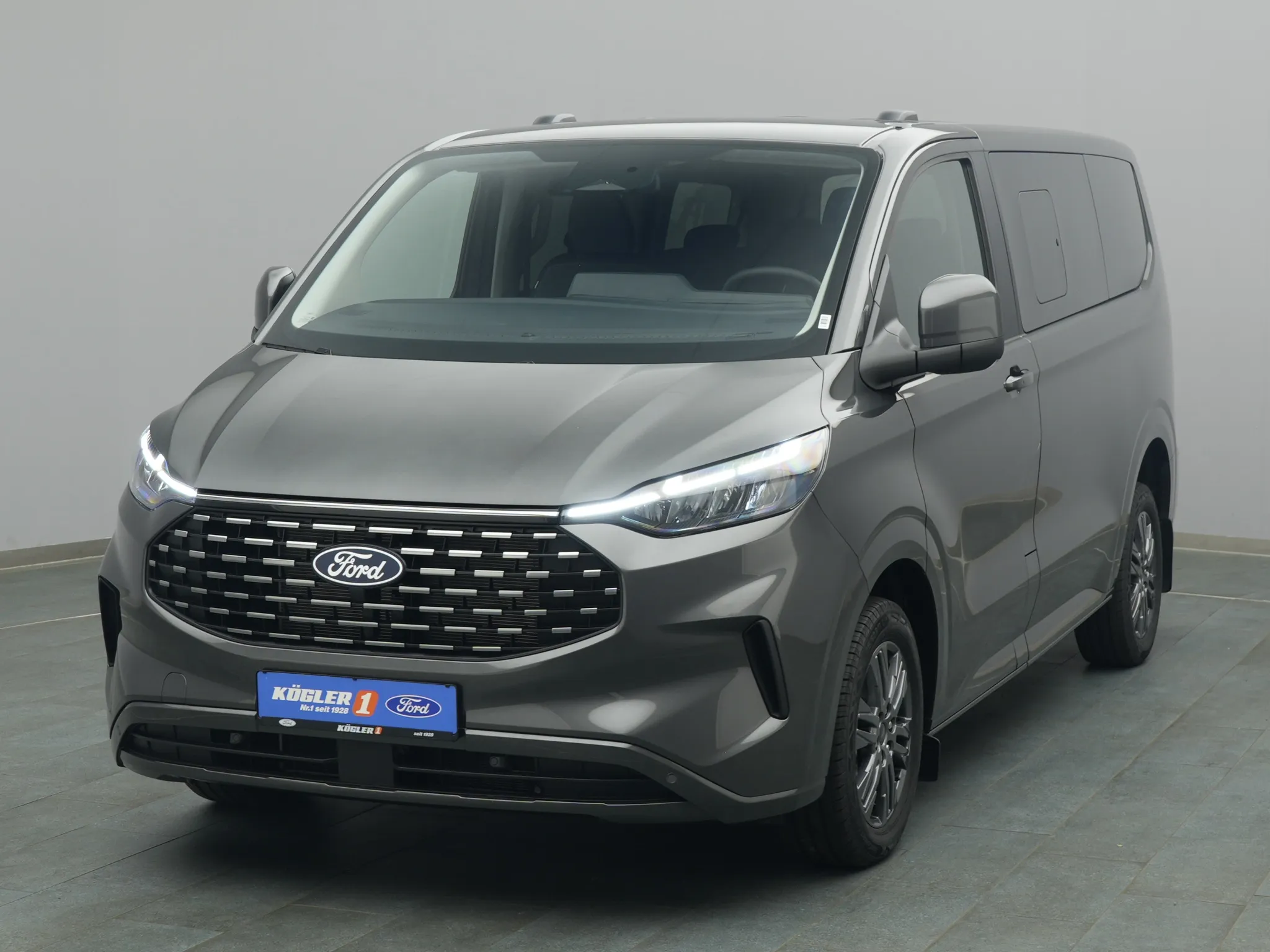 Ford Tourneo Custom 320 L1 Titanium Automatik 4x4 Bild