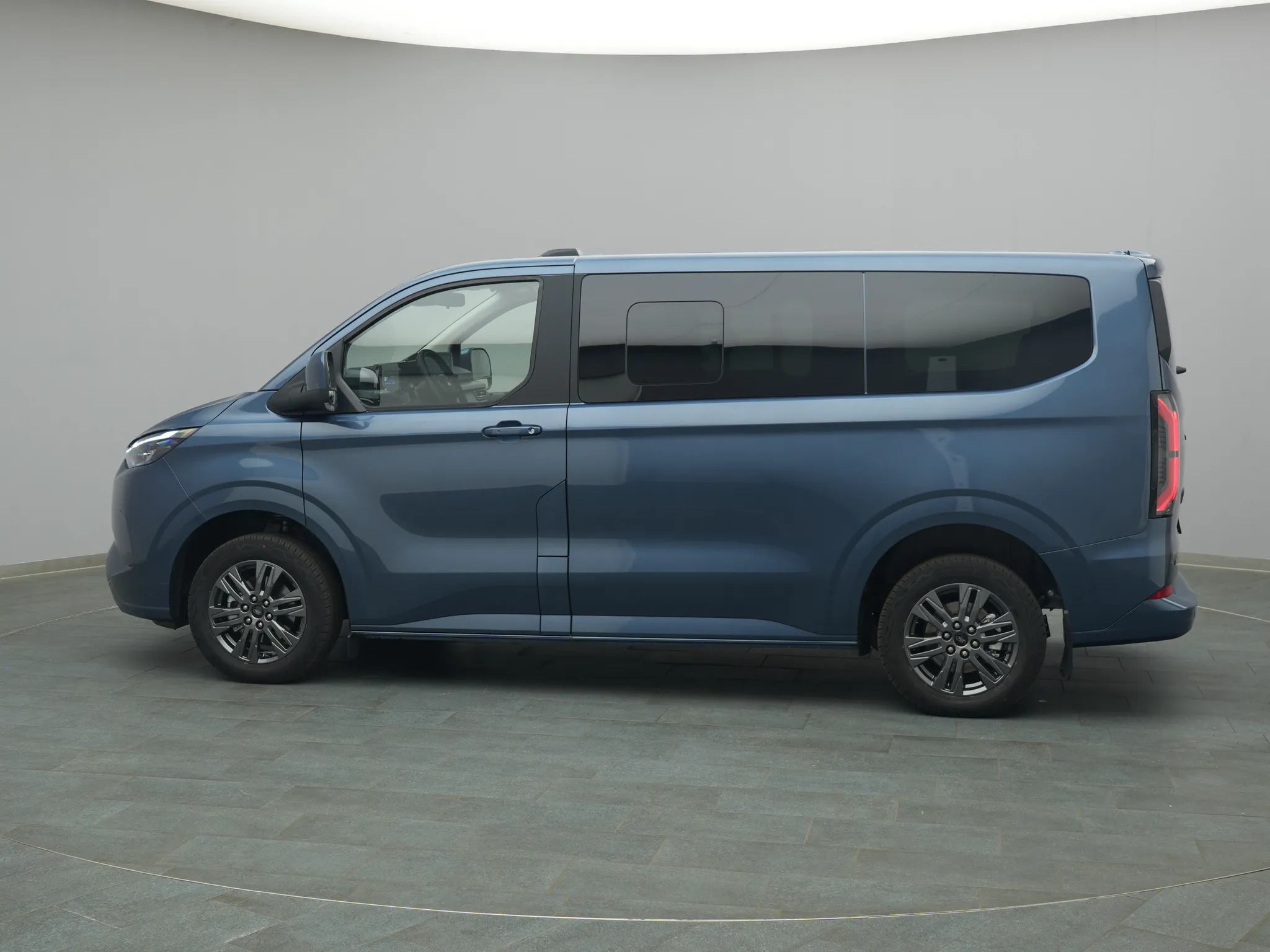 Ford E-Tourneo Custom – Bild 3