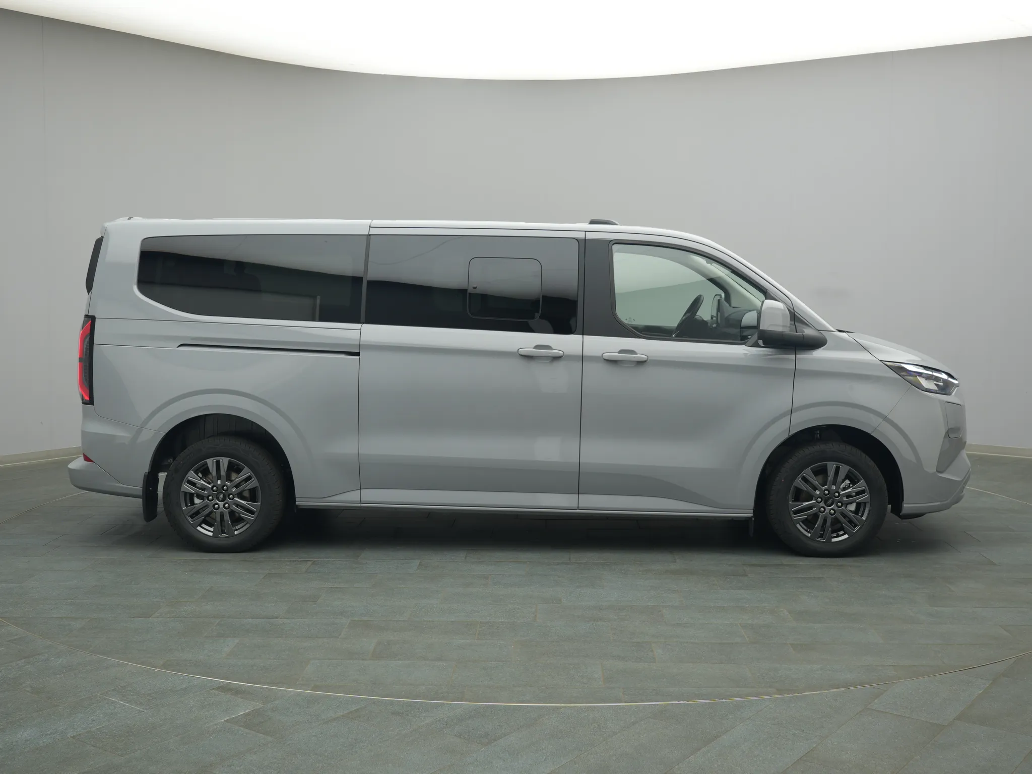 Ford E-Tourneo Custom – Bild 8