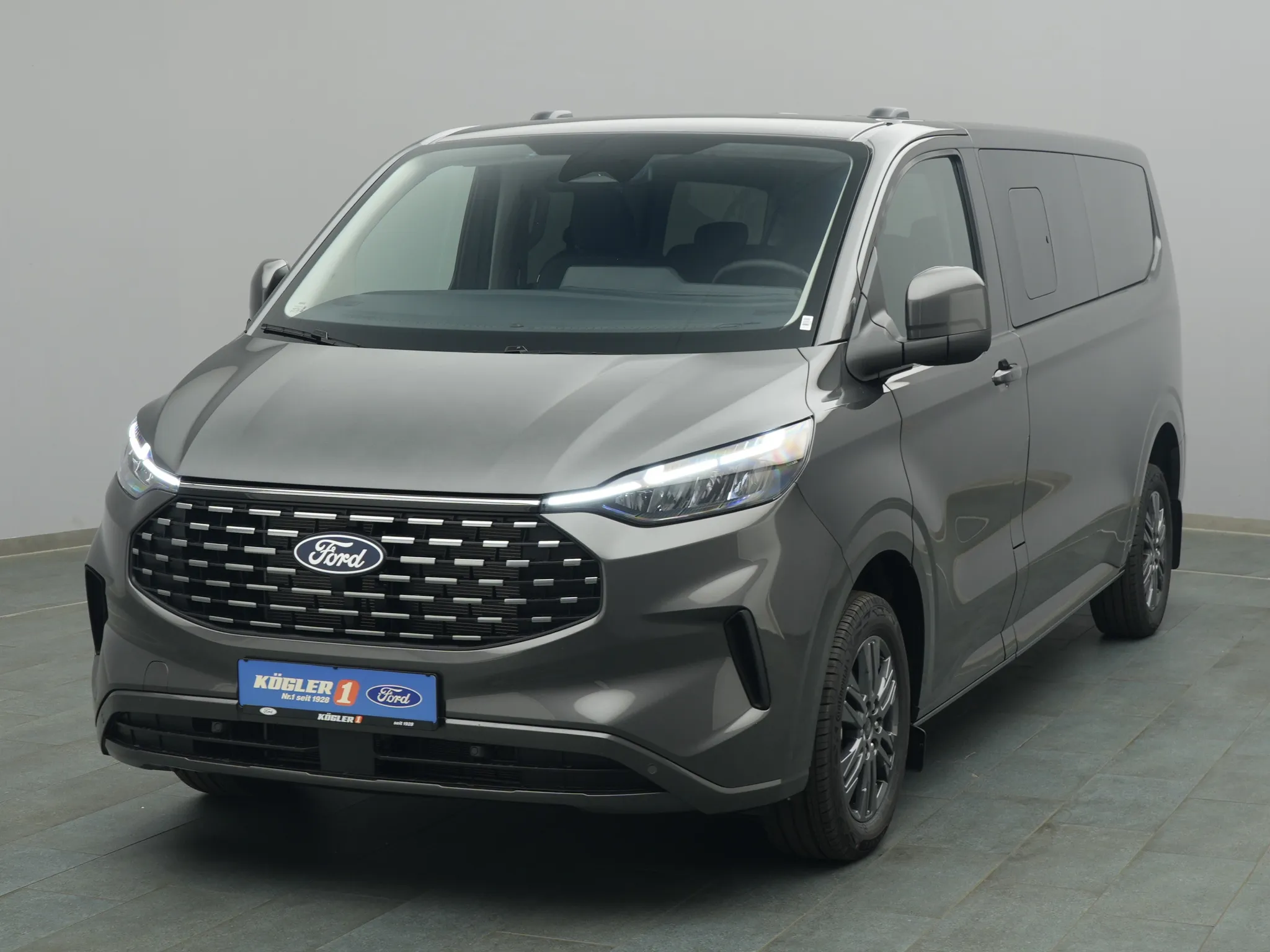 Ford Tourneo Custom 320 L2 Titanium 170PS Automatik Bild