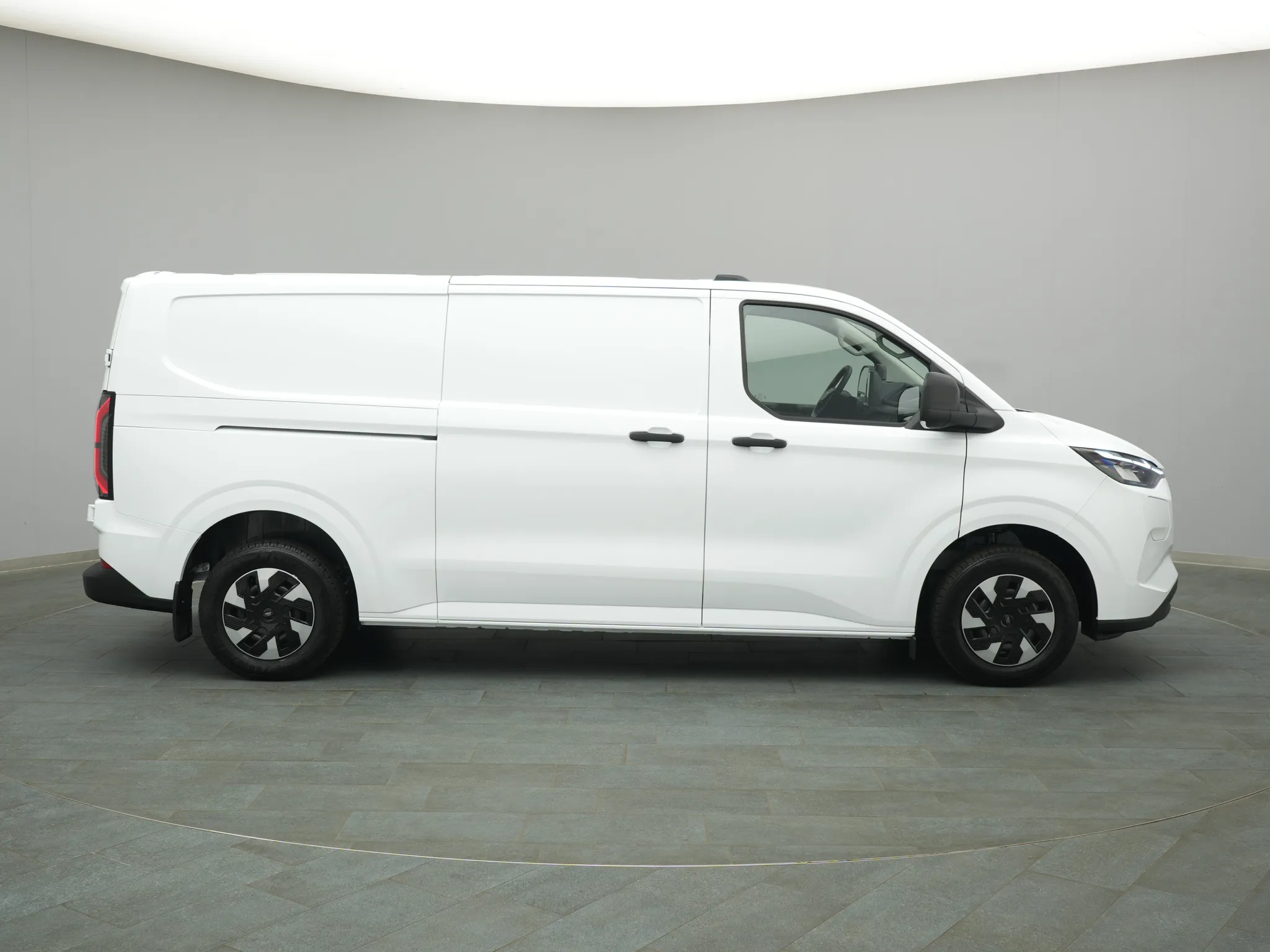 Ford E-Transit Custom Kasten – Bild 8