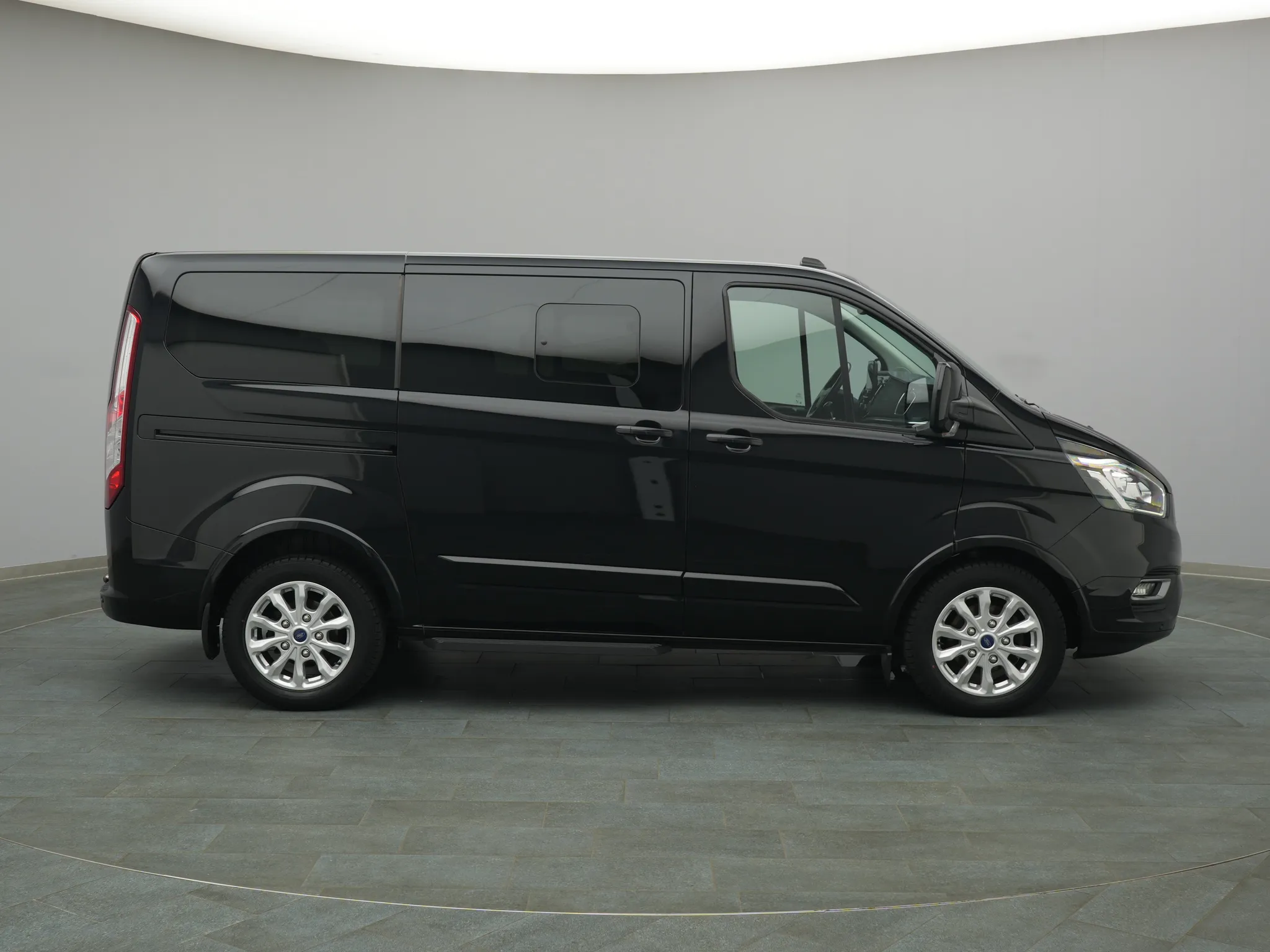 Ford Tourneo Custom – Bild 8