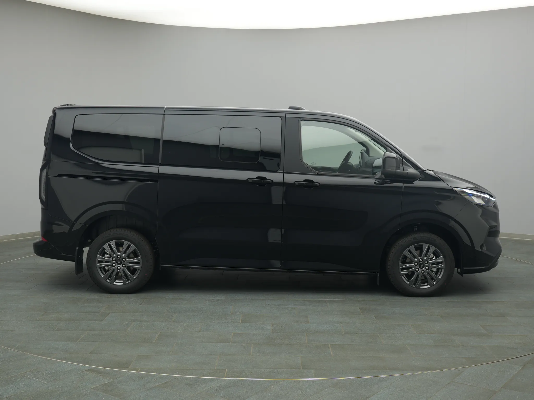 Ford Tourneo Custom – Bild 8