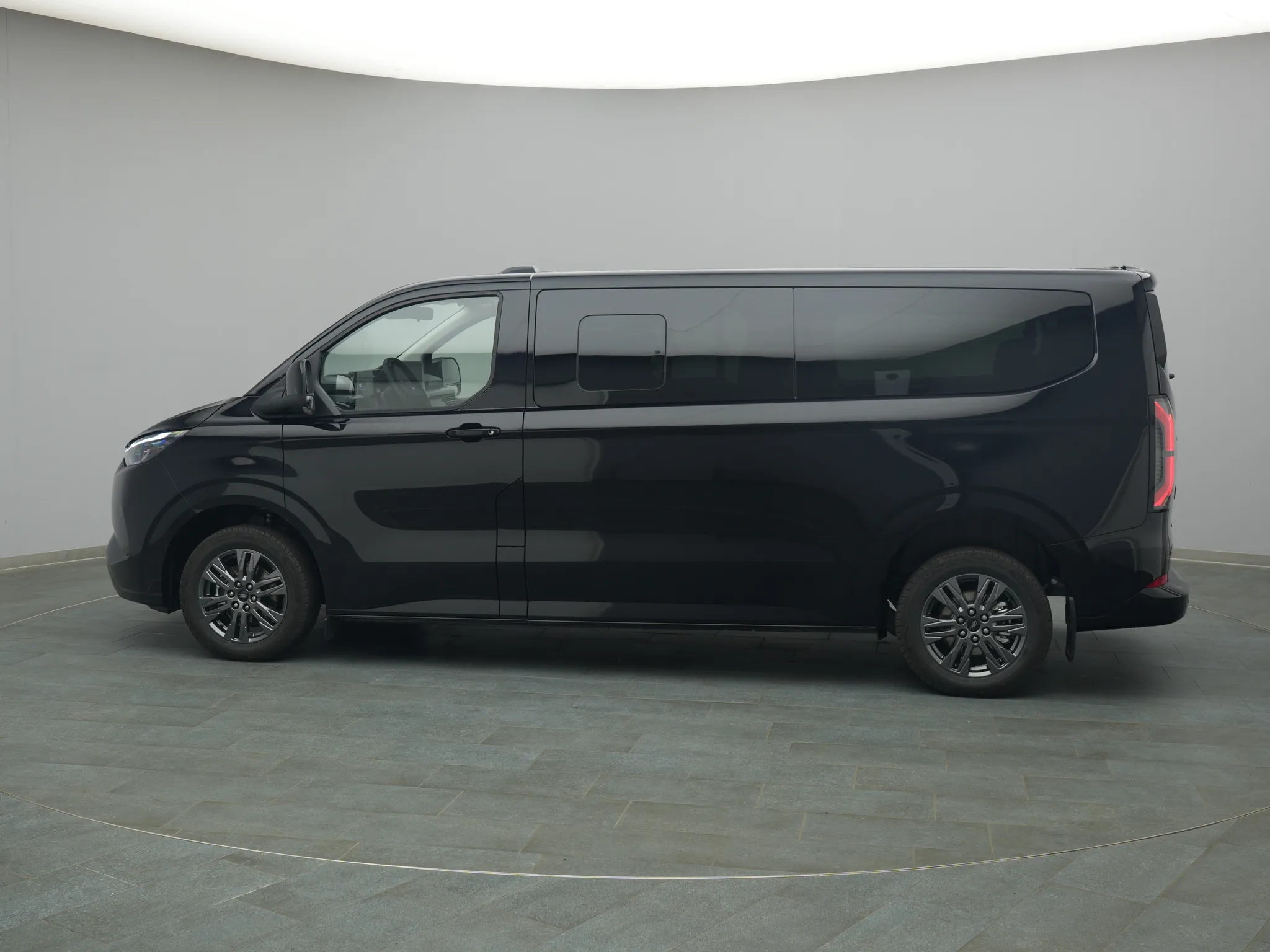 Ford E-Tourneo Custom – Bild 3