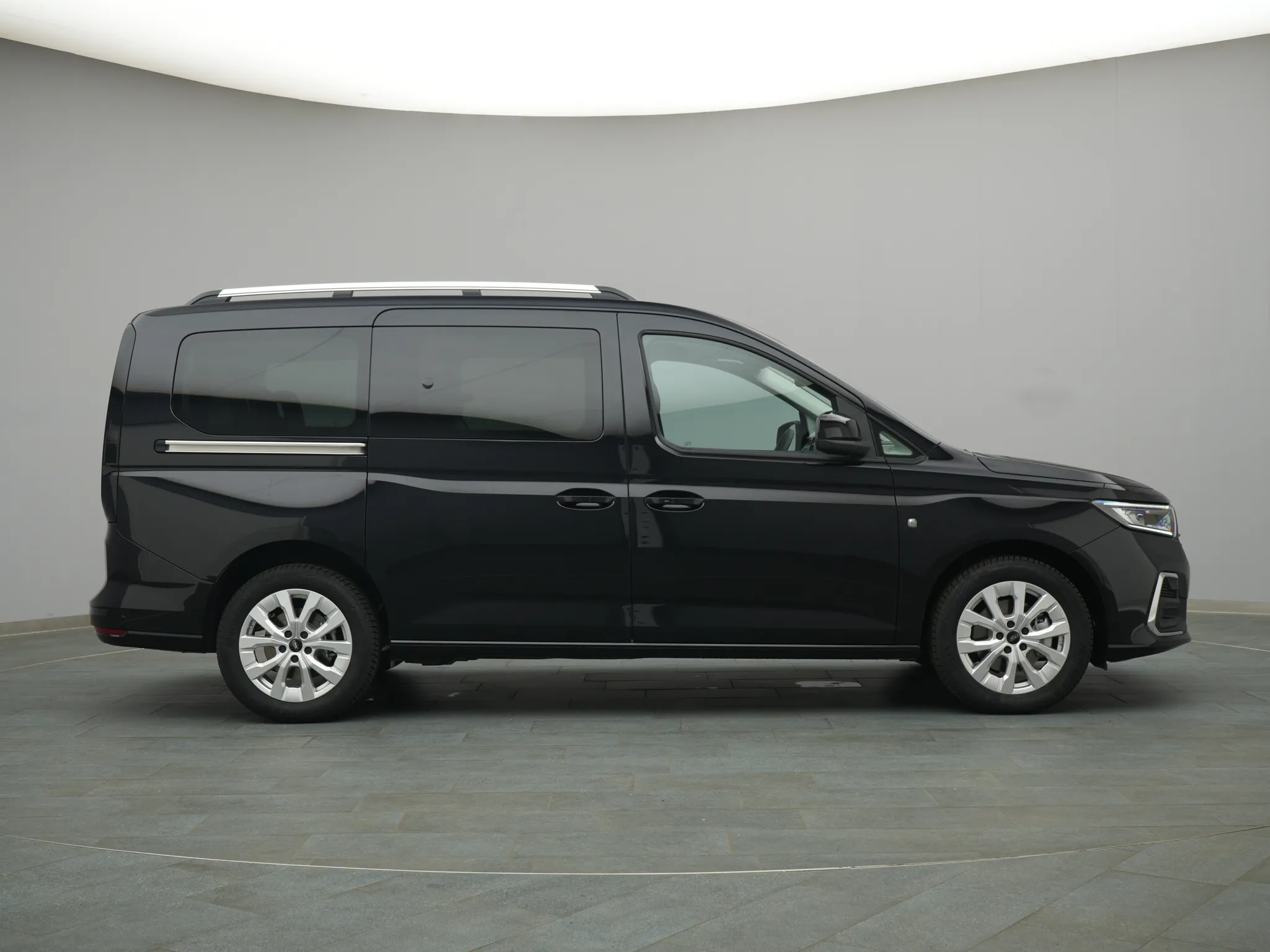 Ford Grand Tourneo – Bild 8