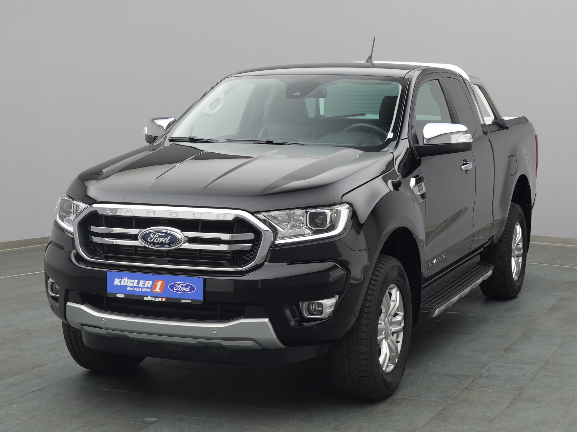 Ford Ranger Limited in schwarz