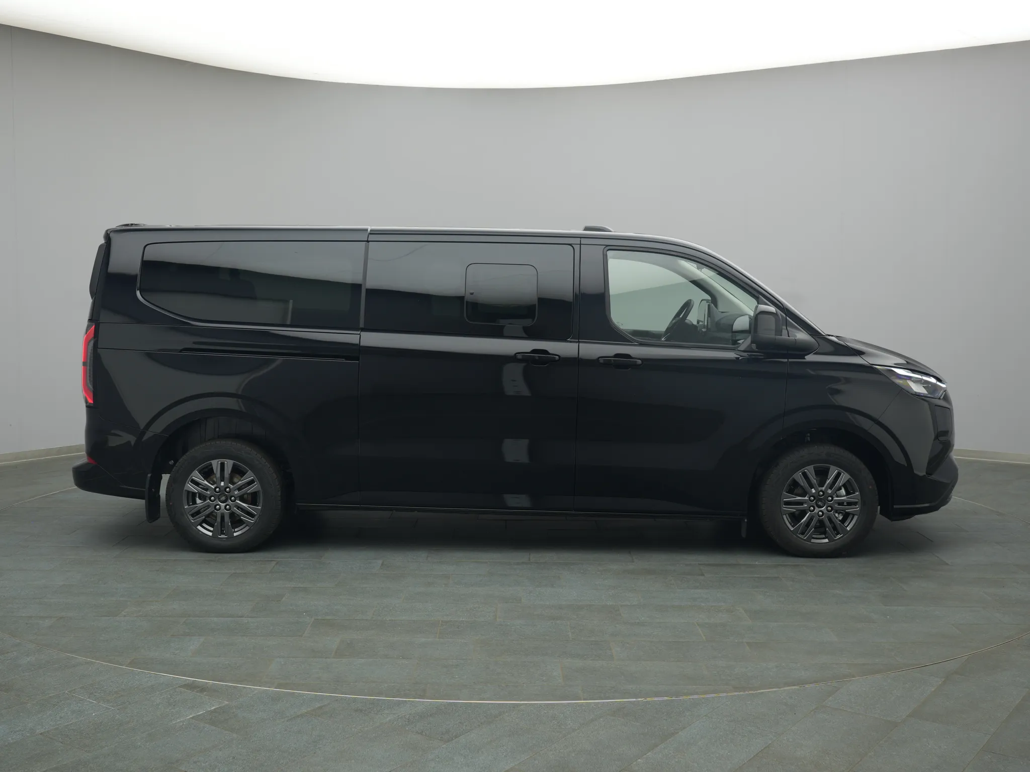 Ford E-Tourneo Custom – Bild 8
