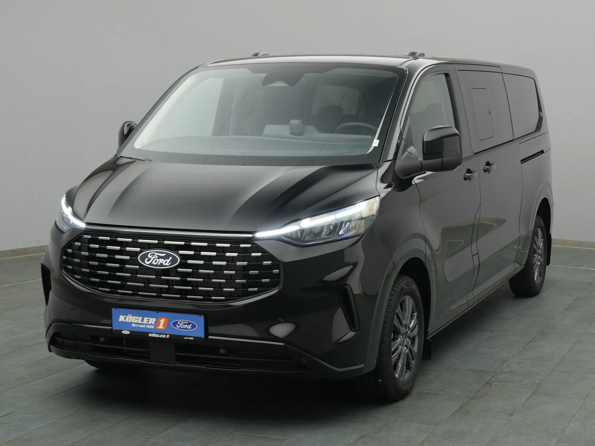 Ford Tourneo Custom 320 L2 Titanium Automatik 4x4 Bild