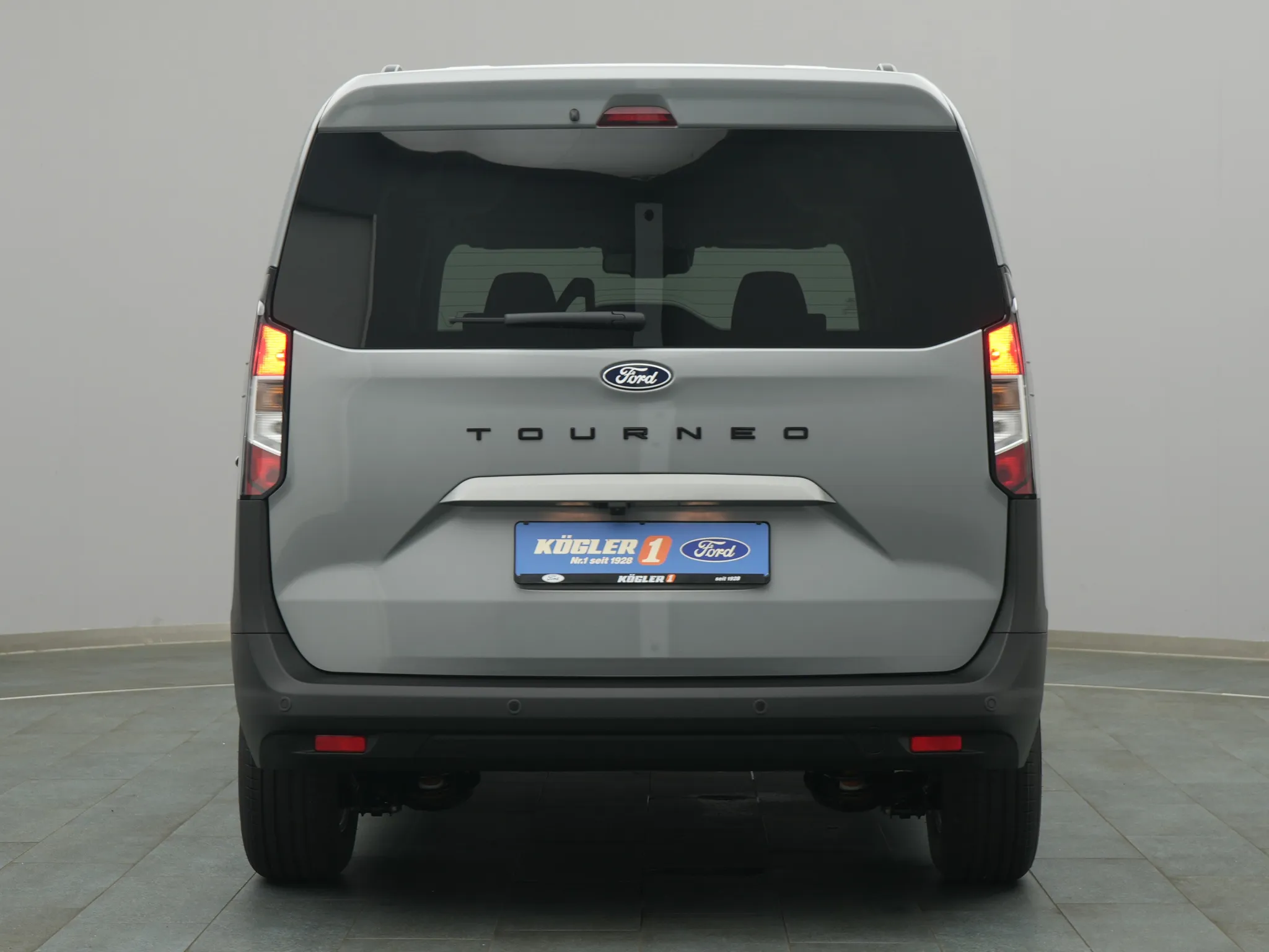 Ford Tourneo Courier Titanium – Bild 7