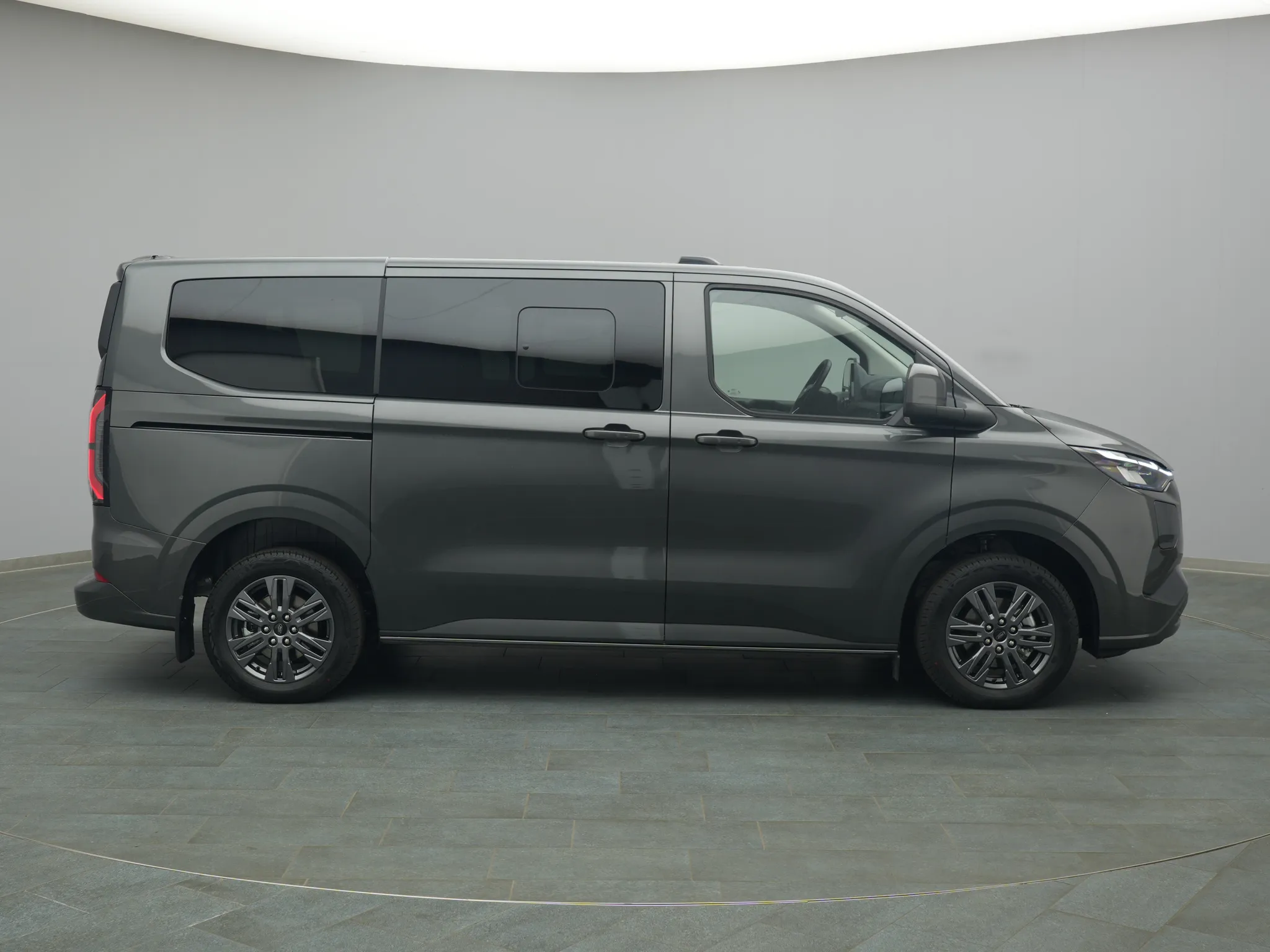 Ford E-Tourneo Custom – Bild 8