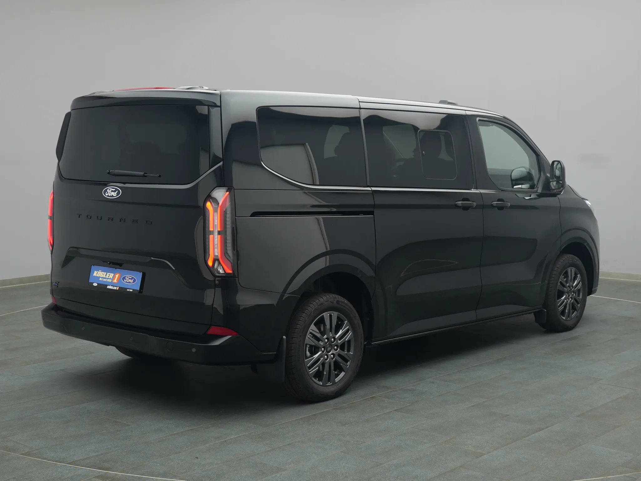 Ford E-Tourneo Custom – Bild 4