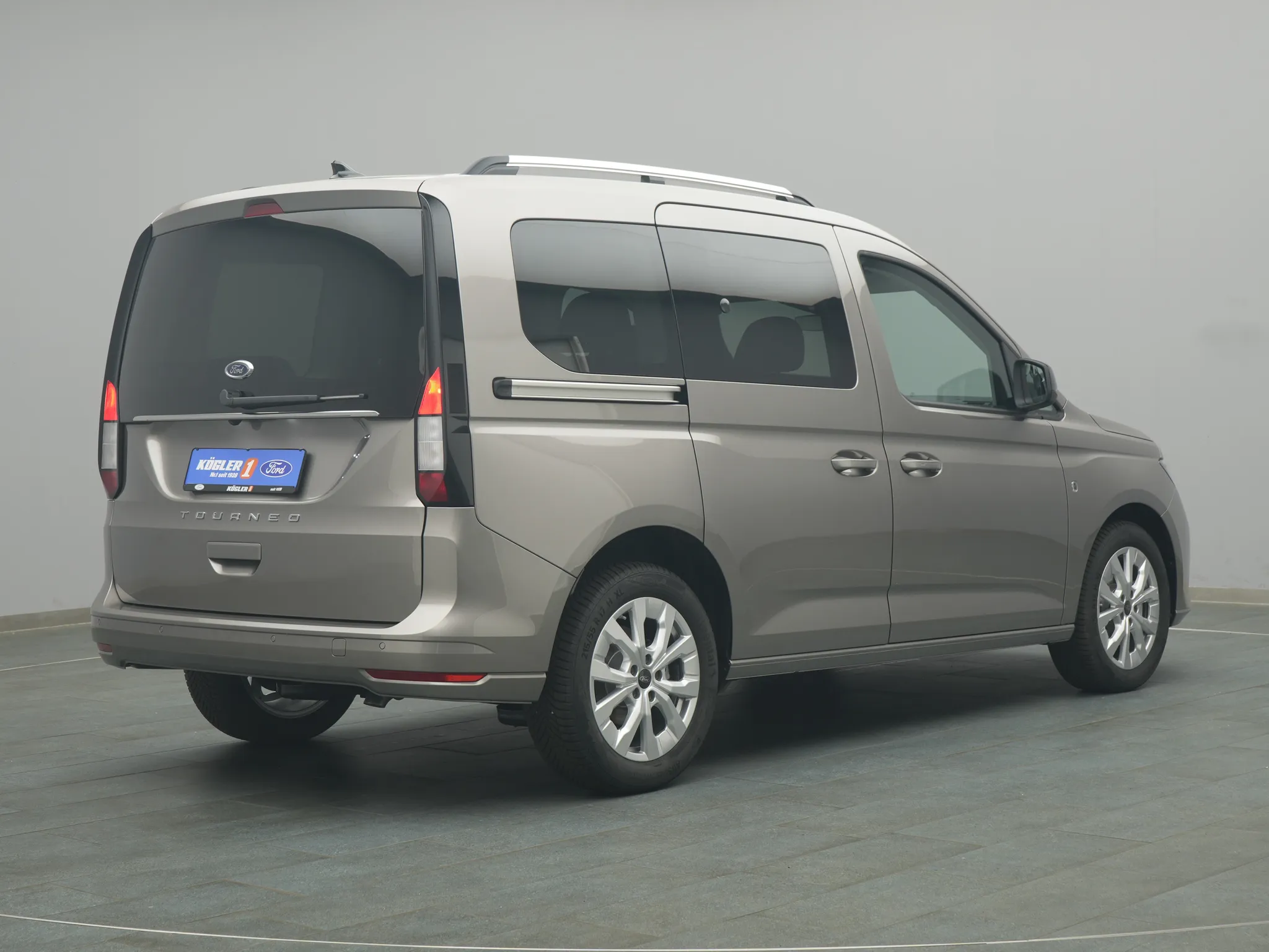 Ford Tourneo Connect Titanium – Bild 4