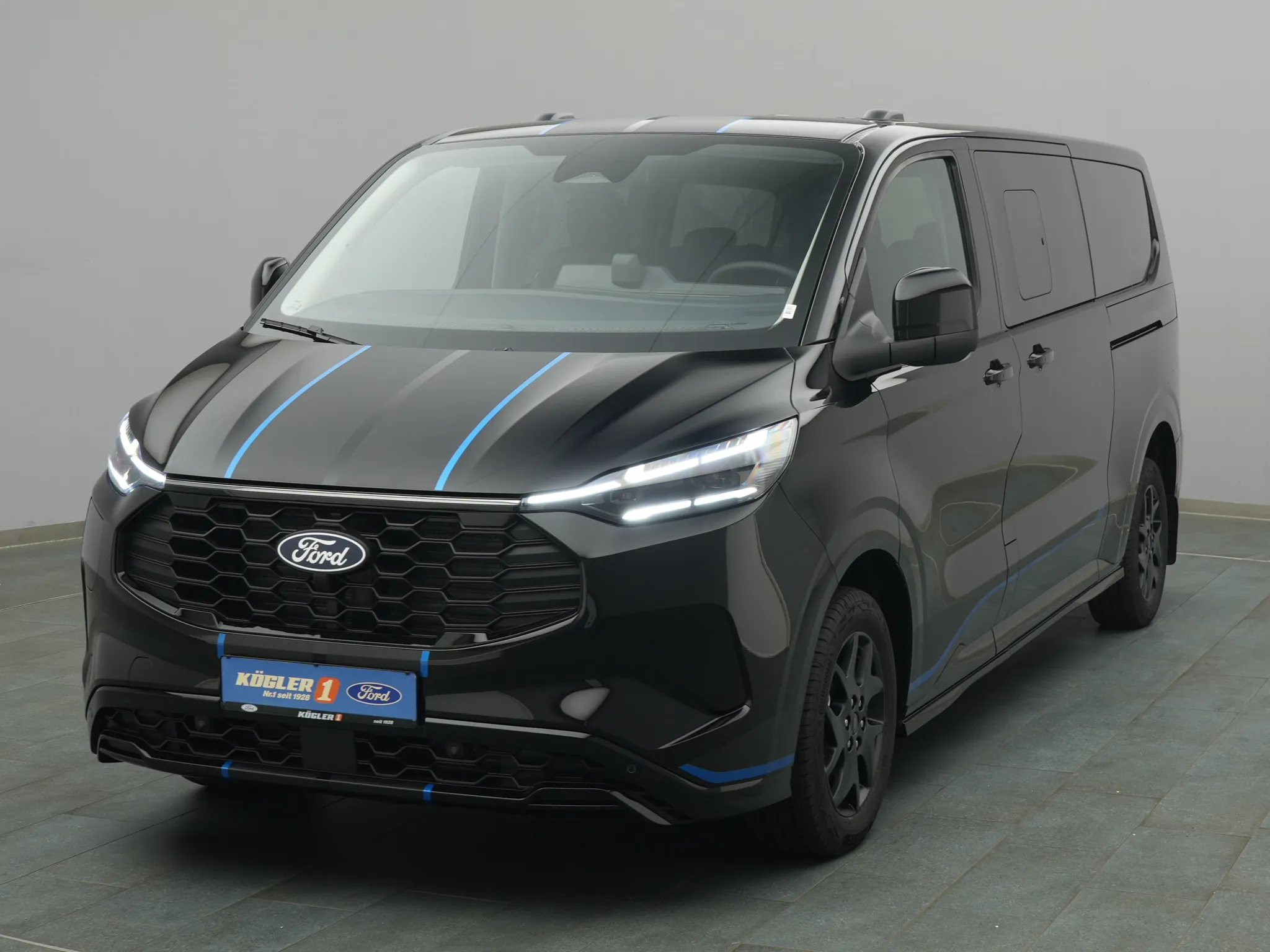 Ford Tourneo Custom PHEV 340 L2 Sport Bild