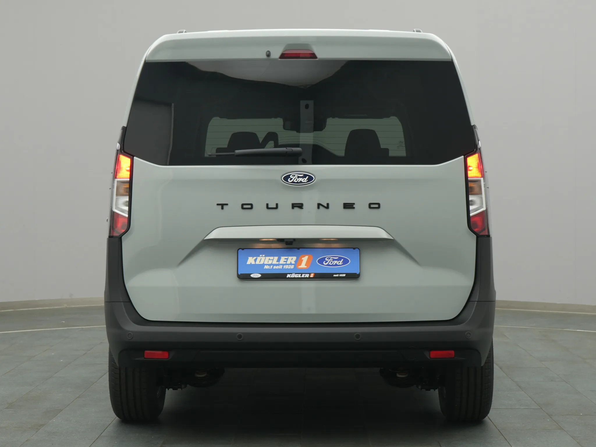 Ford Tourneo Courier Titanium – Bild 7
