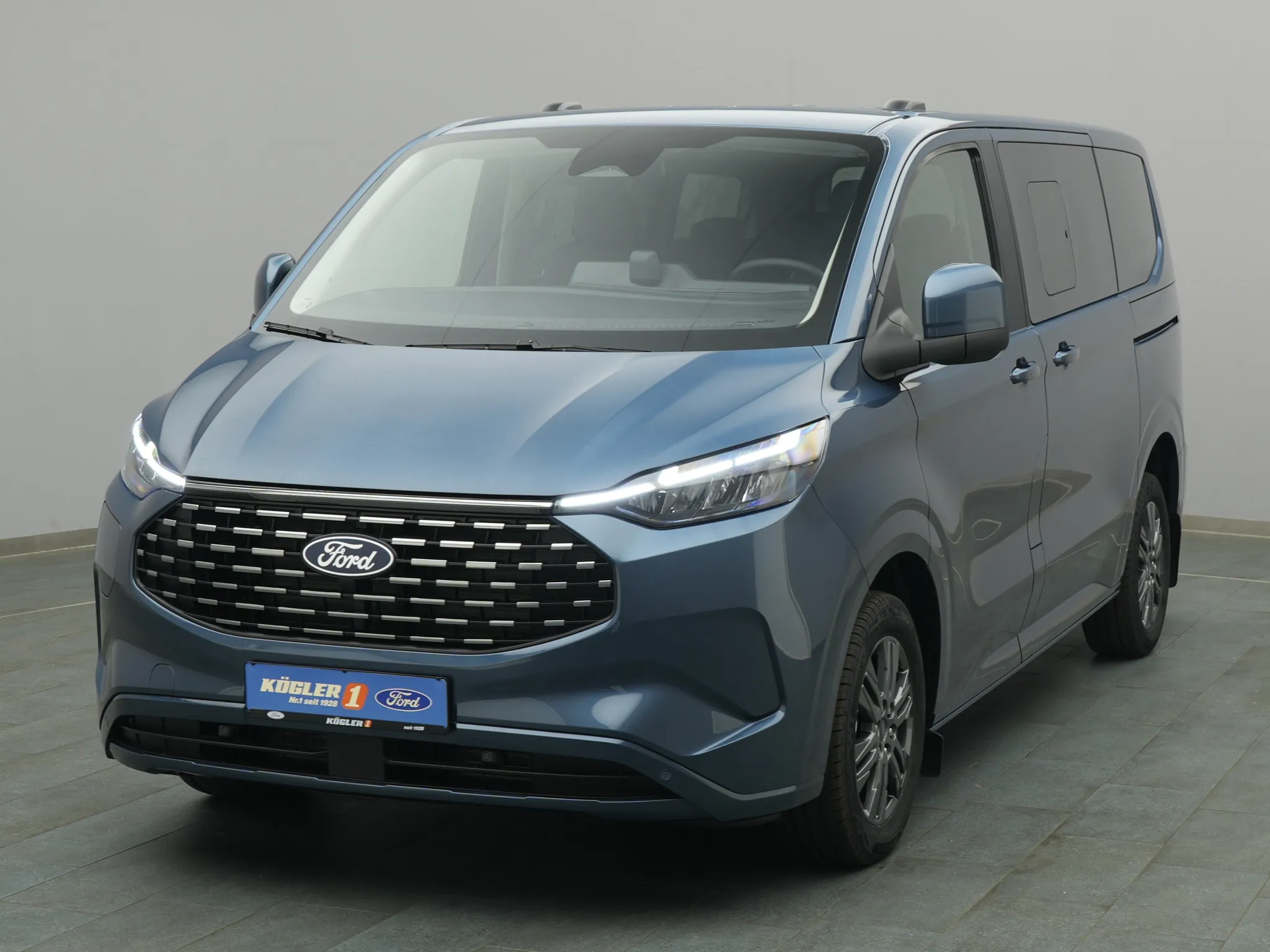 Ford Tourneo Custom PHEV 340 L1 Titanium / Navi Bild