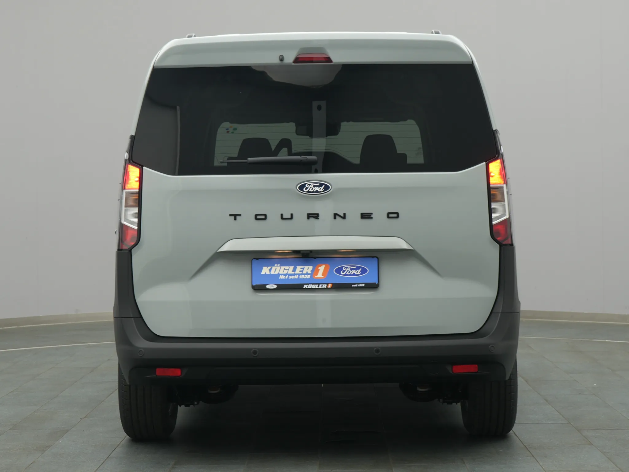 Ford Tourneo Courier Titanium – Bild 7