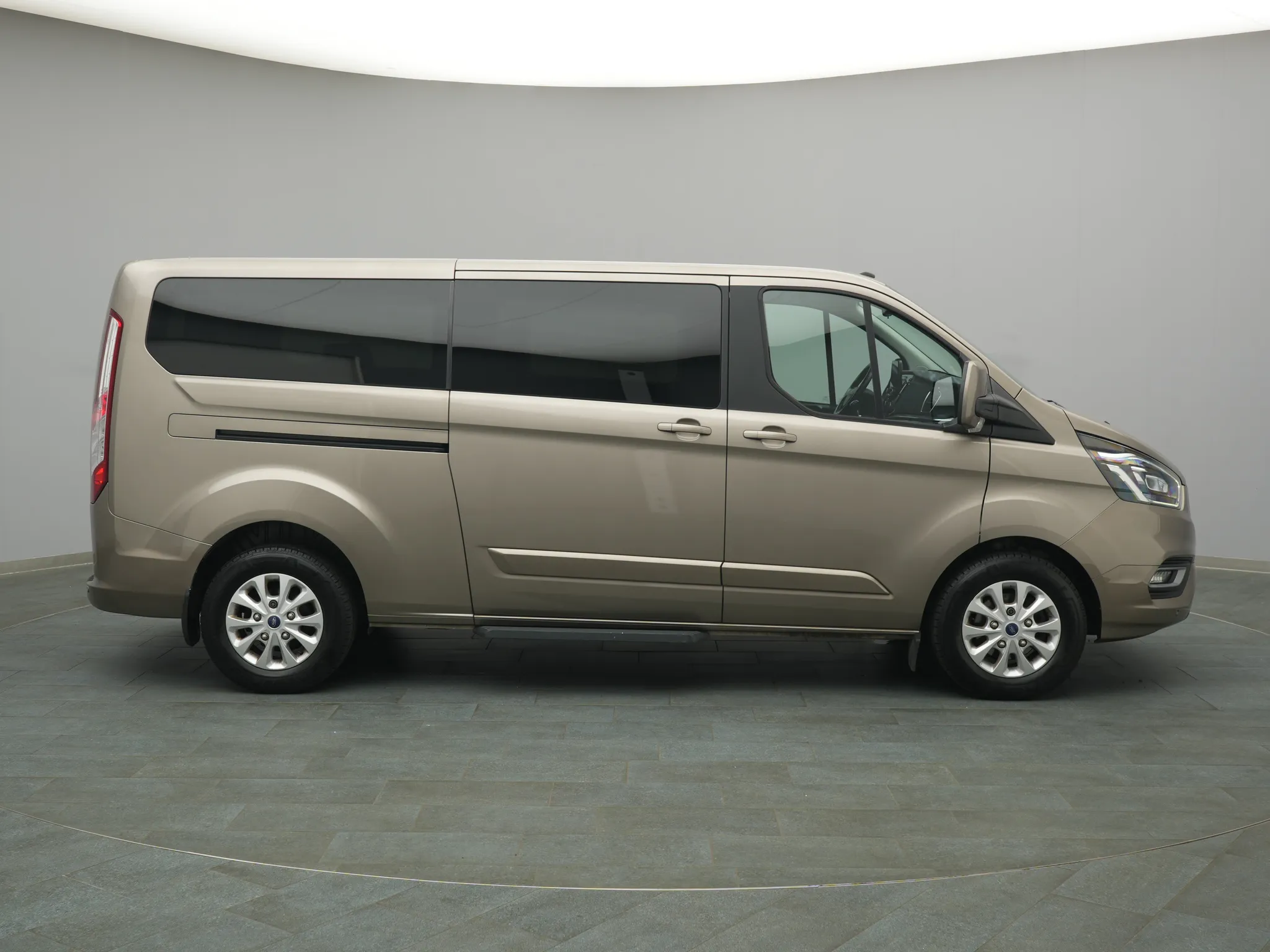 Ford Tourneo Custom – Bild 8