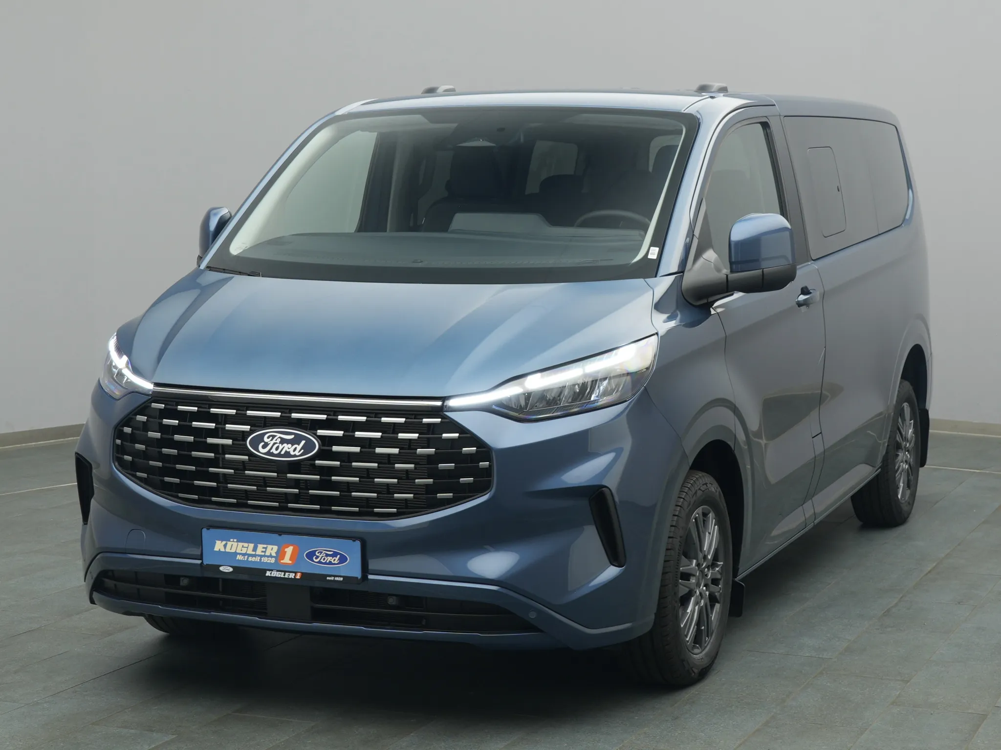 Ford Tourneo Custom 320 L1 Titanium Automatik 4x4 Bild