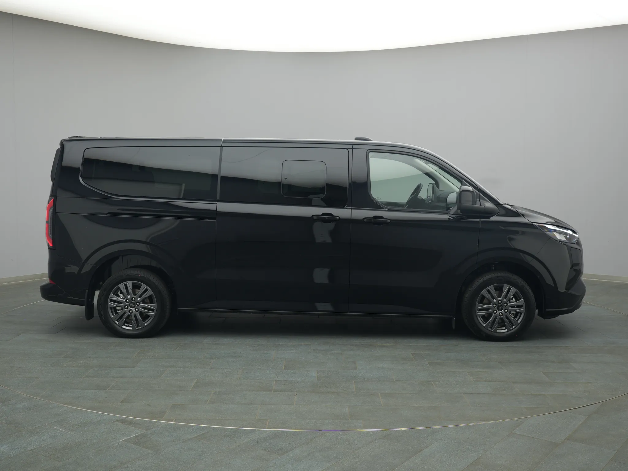 Ford E-Tourneo Custom – Bild 8