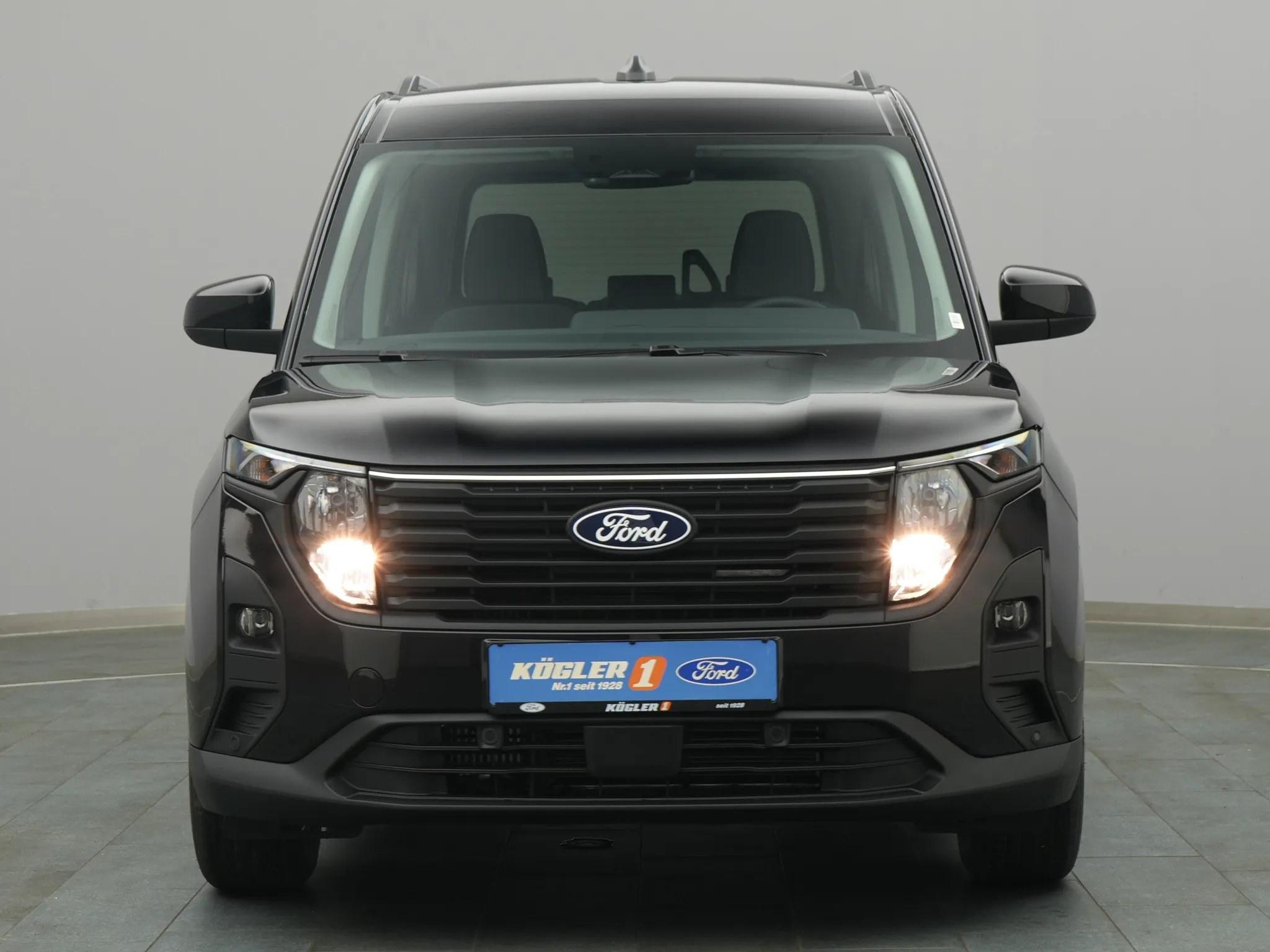 Ford Tourneo Courier Titanium – Bild 6