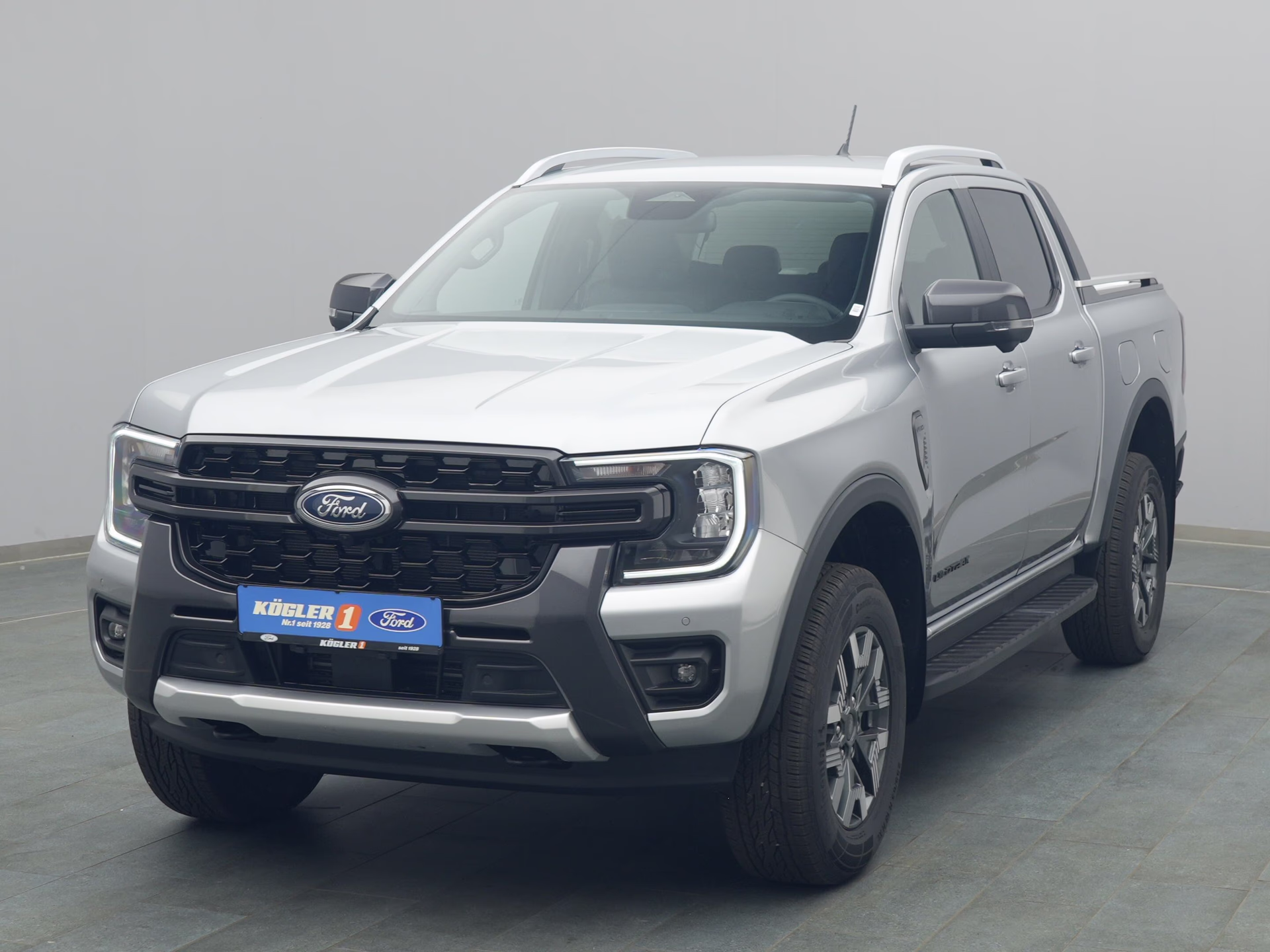 Ford Ranger DoKa Wildtrak in silber