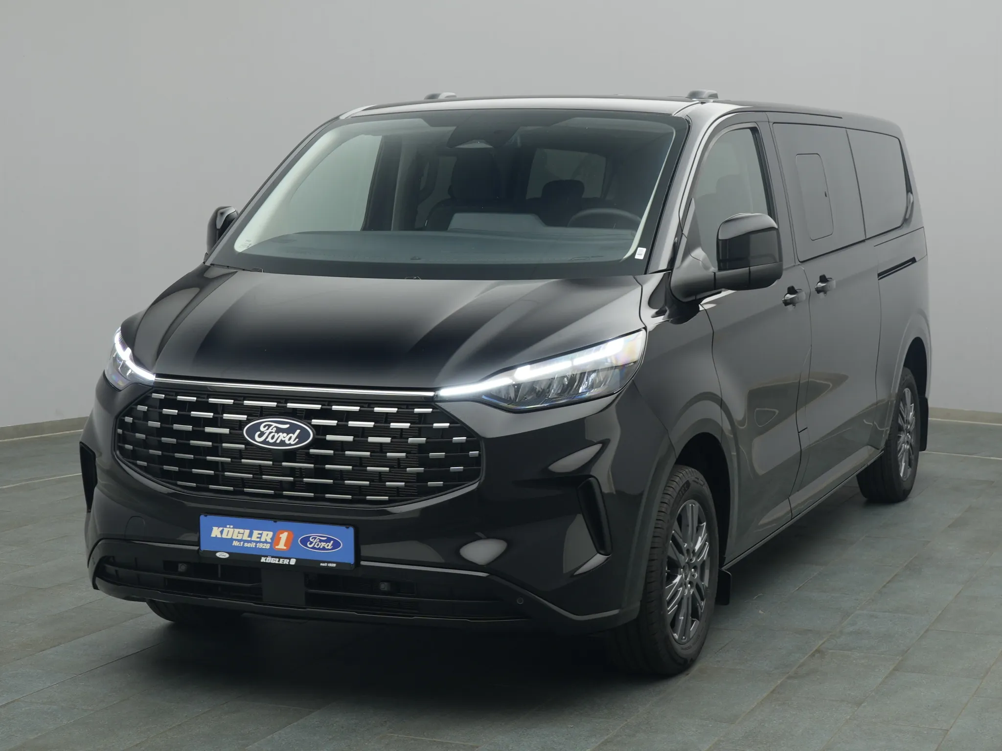 Ford Tourneo Custom 320 L2 Titanium 150PS / LED Bild