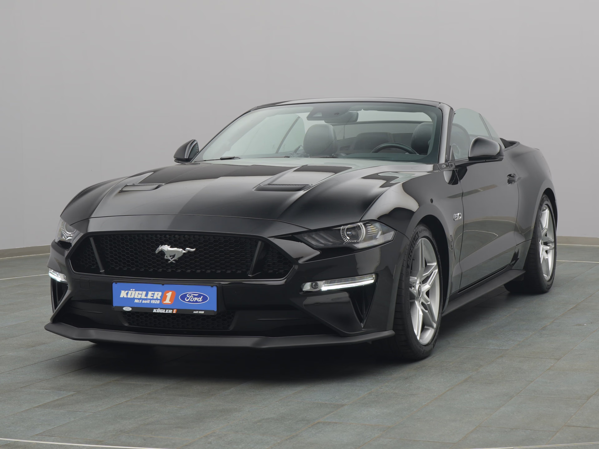 Ford Mustang GT in schwarz