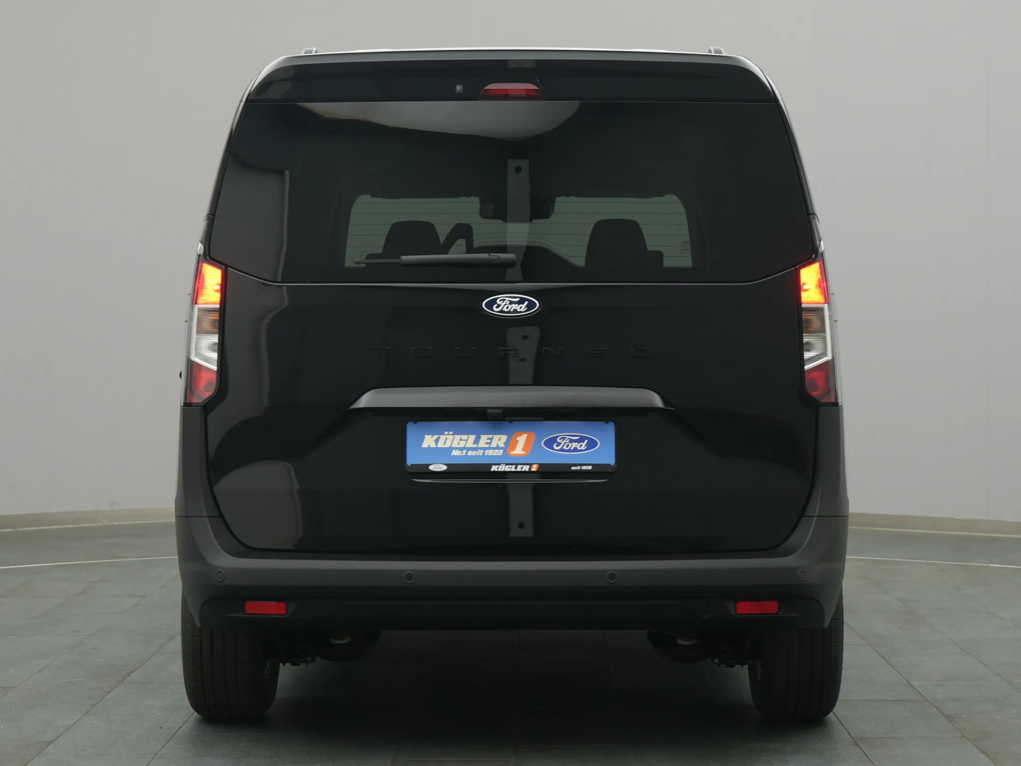 Ford Tourneo Courier Titanium – Bild 7