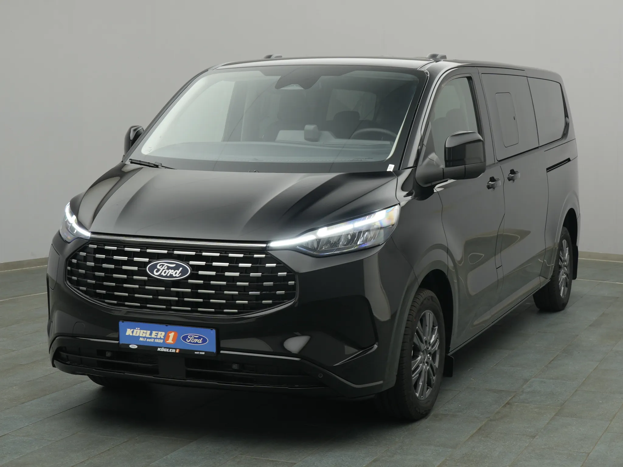 Ford Tourneo Custom PHEV 340 L2 Titanium / Navi Bild