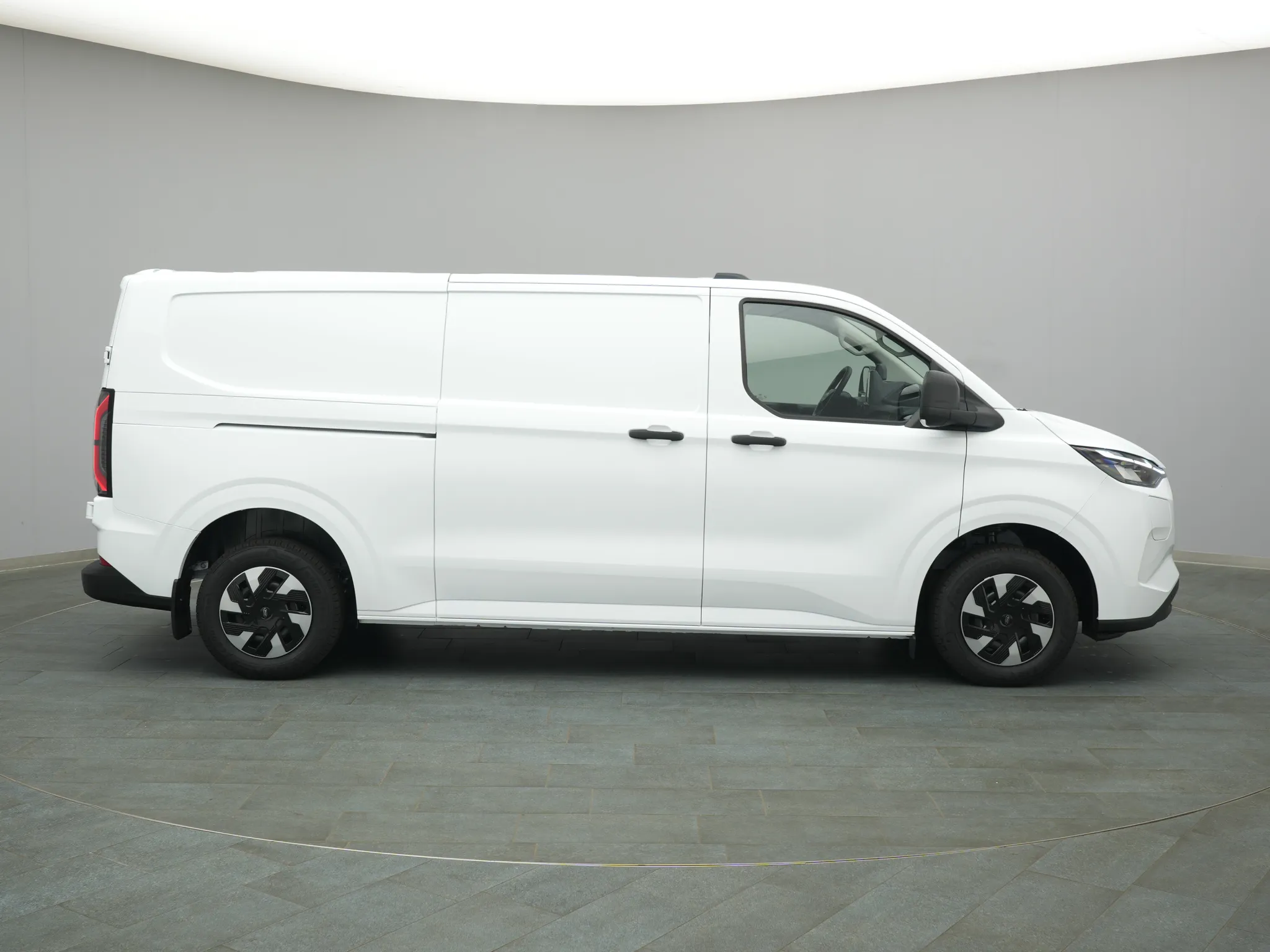 Ford E-Transit Custom Kasten – Bild 8