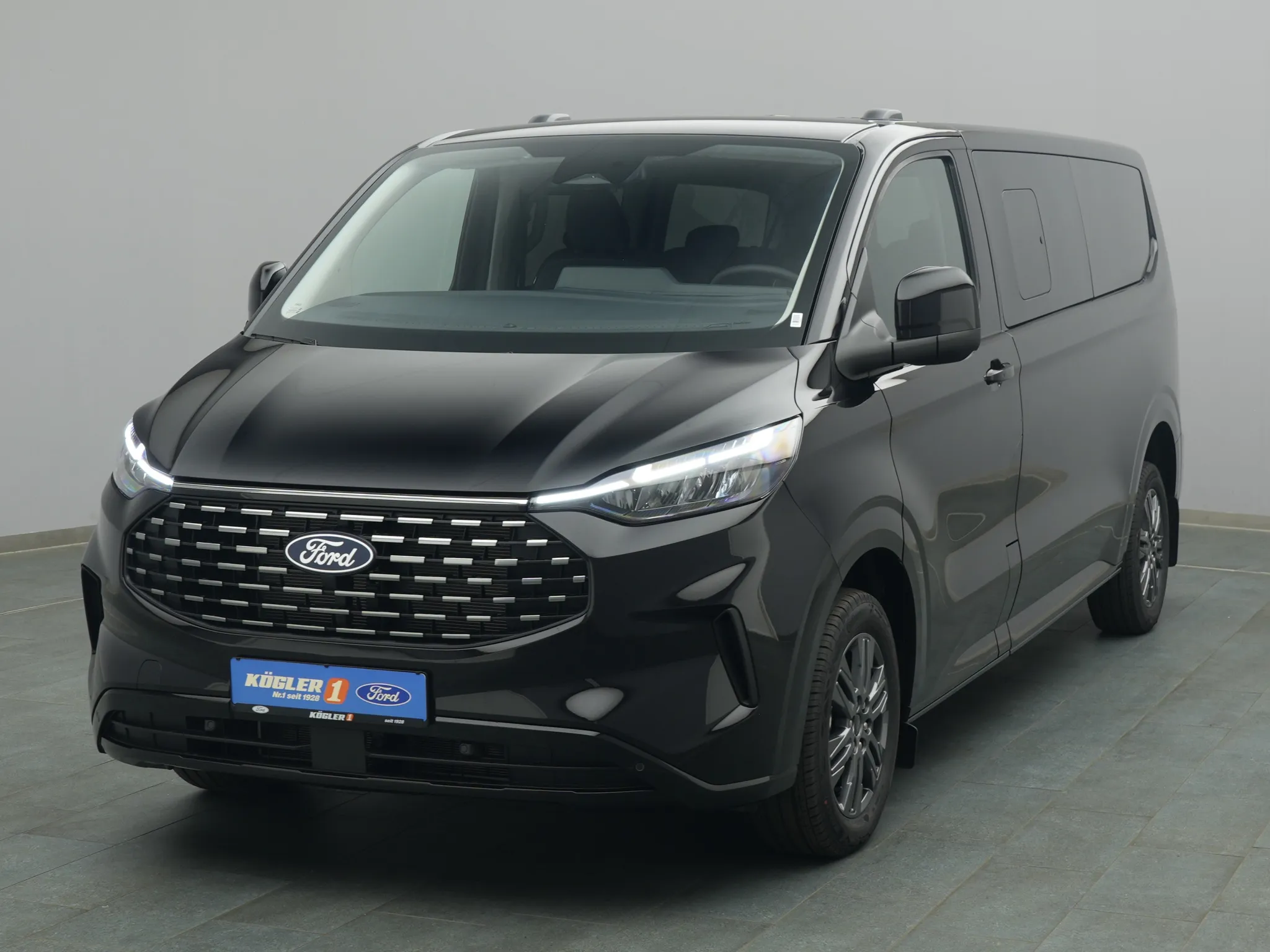 Ford Tourneo Custom 320 L2 Titanium 170PS Automatik Bild