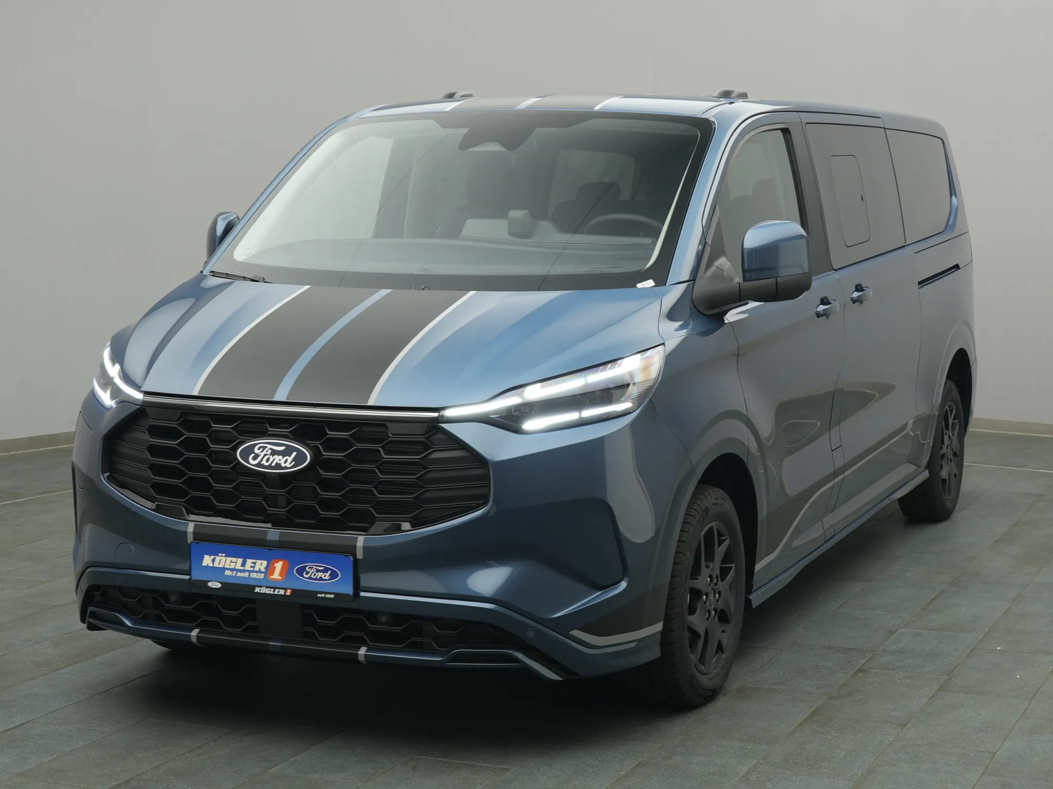 Ford Tourneo Custom PHEV 340 L2 Sport / LED / Navi Bild