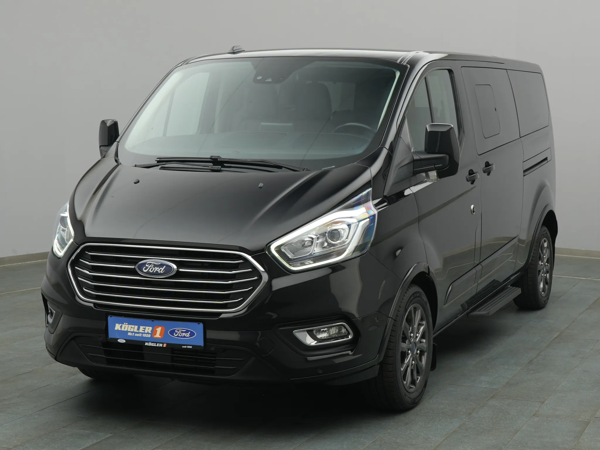 Ford Tourneo Custom Kombi 320 L2 Titanium 130PS Automatik Bild