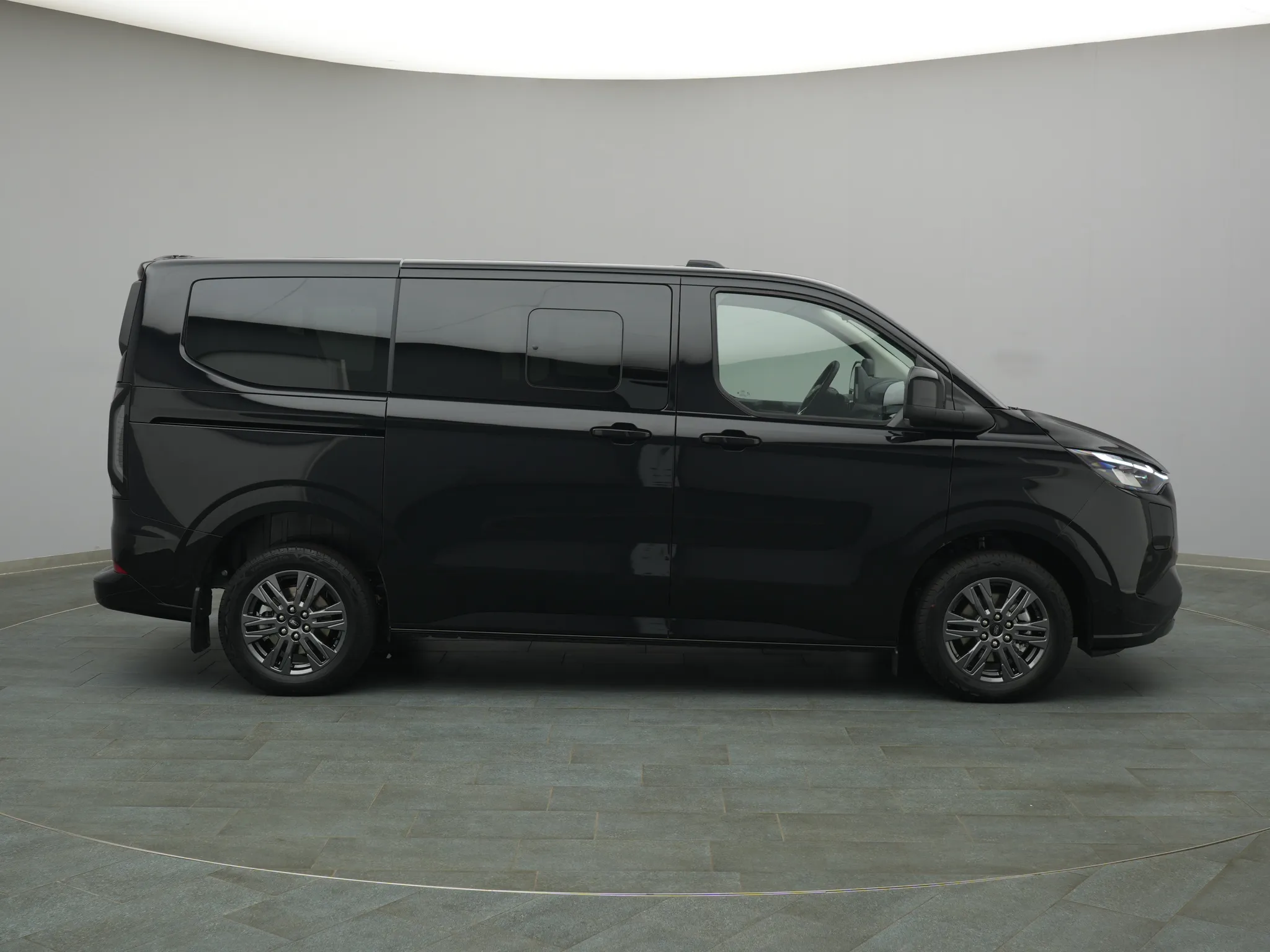 Ford Tourneo Custom – Bild 8