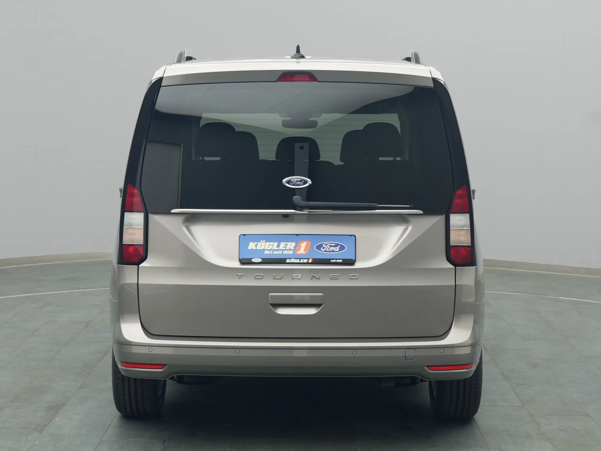 Ford Tourneo Connect Titanium – Bild 7