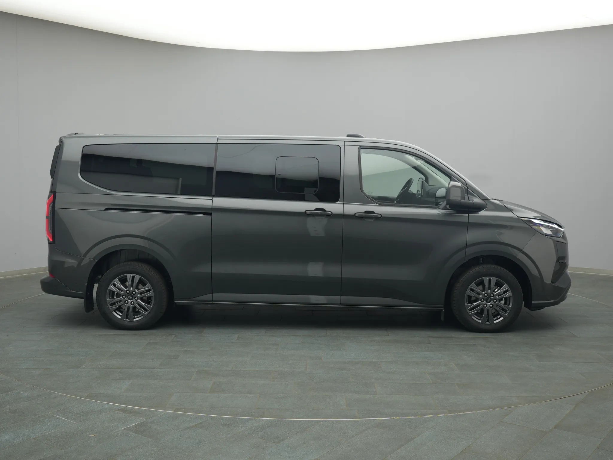Ford E-Tourneo Custom – Bild 8