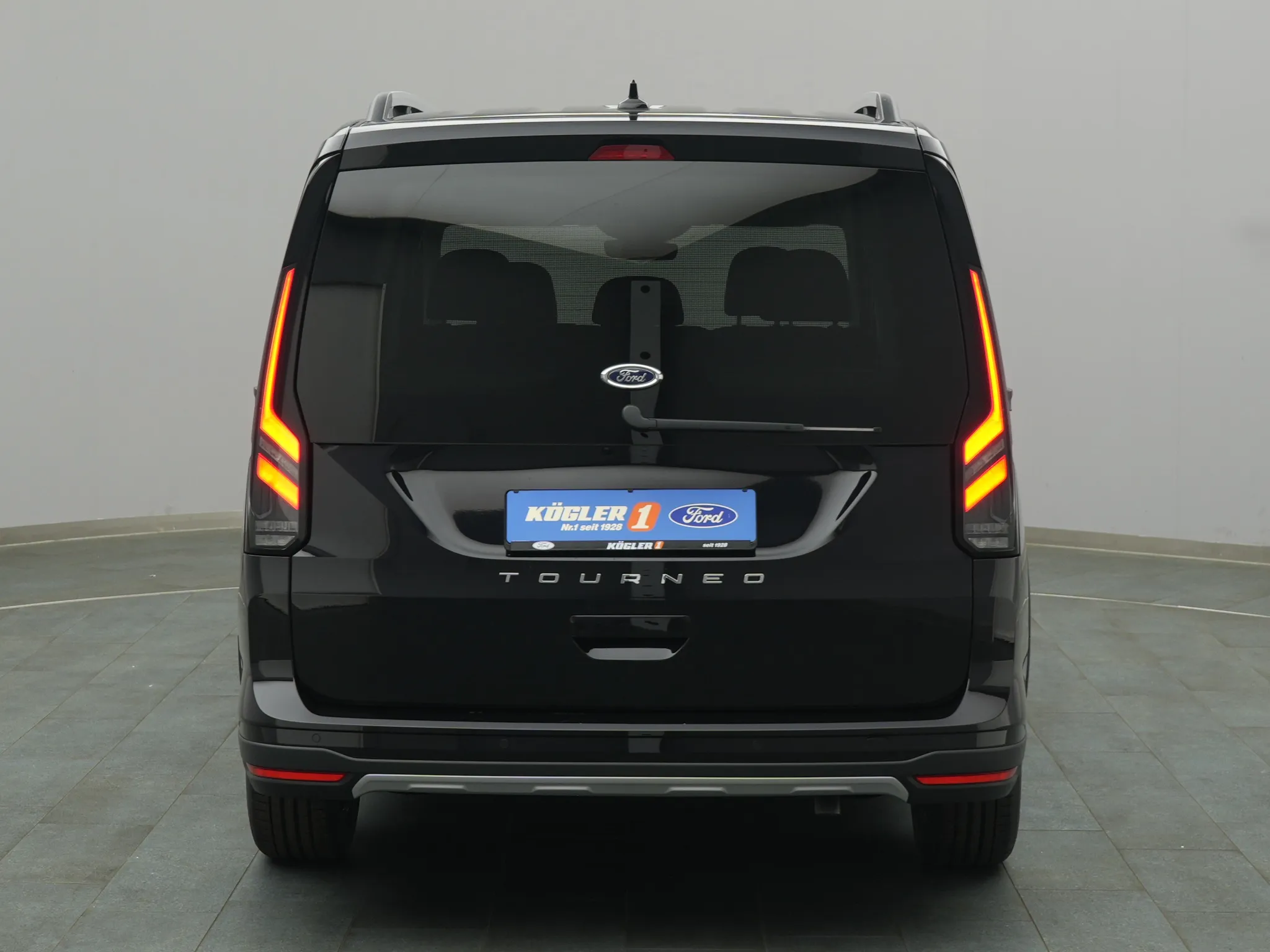 Ford Grand Tourneo – Bild 7