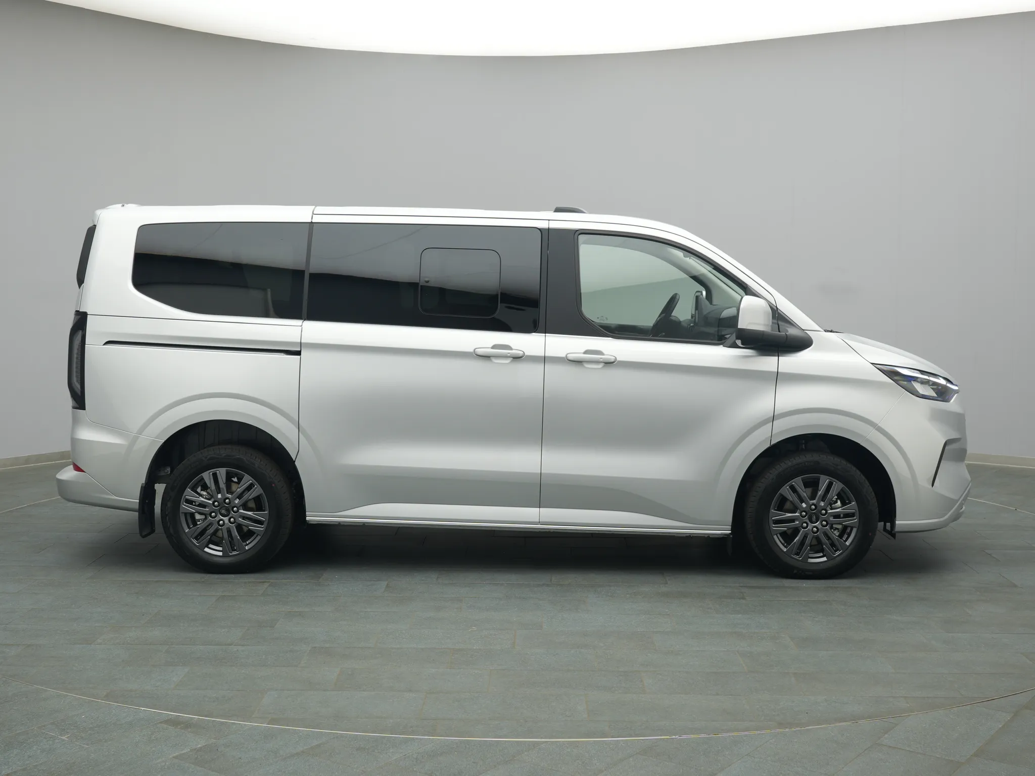 Ford Tourneo Custom – Bild 8