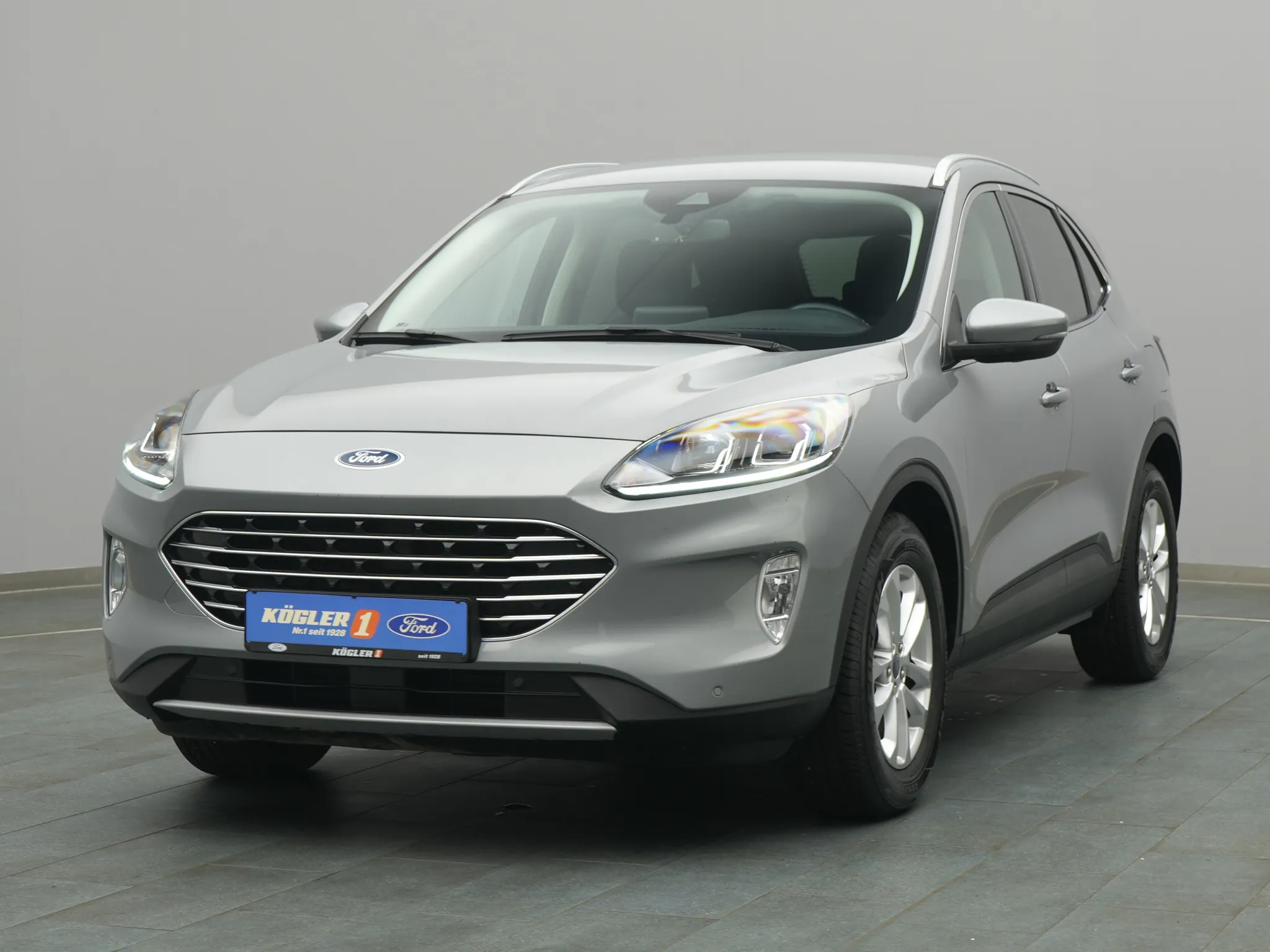 Ford Kuga Titanium 150PS  / Winter-Paket / Anhängerkupplung Bild