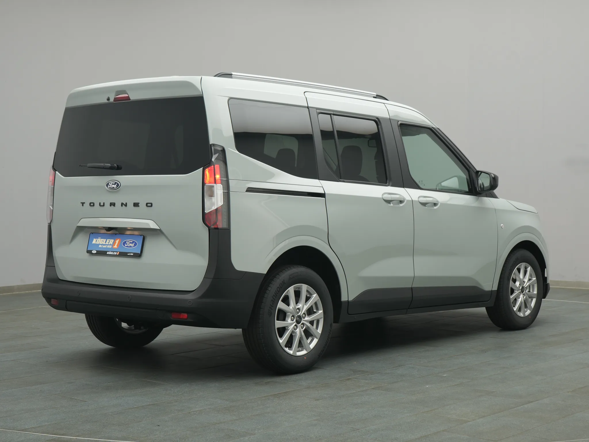 Ford Tourneo Courier Titanium – Bild 4